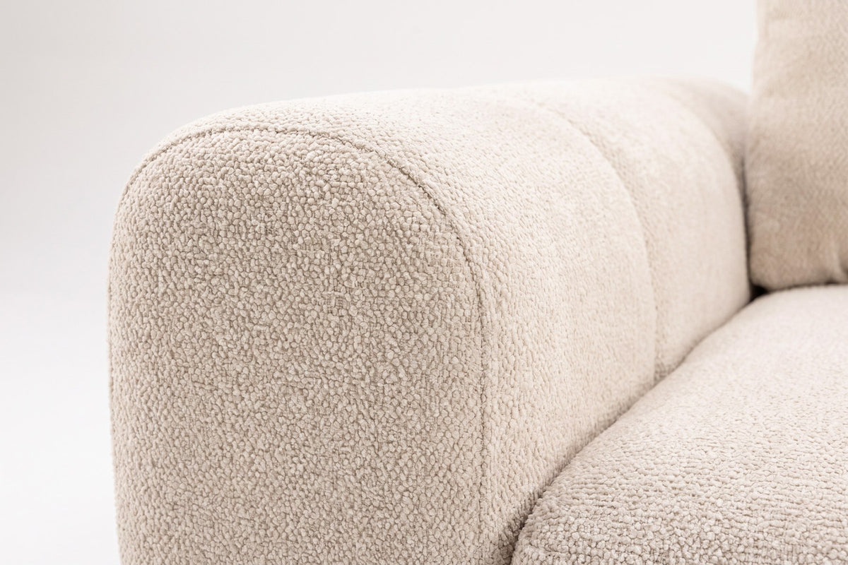 Beige Bettsofa Teo von Venture Home mit Polyesterbezug, Eukalyptusanteil und schwarzen Beinen, im aufgeklappten Zustand als Bett gezeigt.