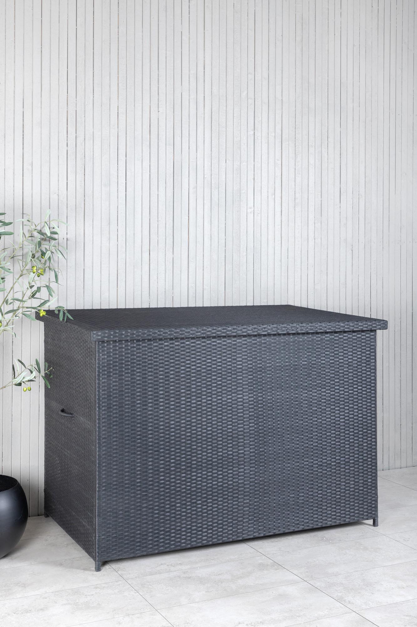 Geräumige und wetterfeste Kissenbox von Venture Home, perfekt für Garten oder Terrasse, mit robustem und modernem Design.