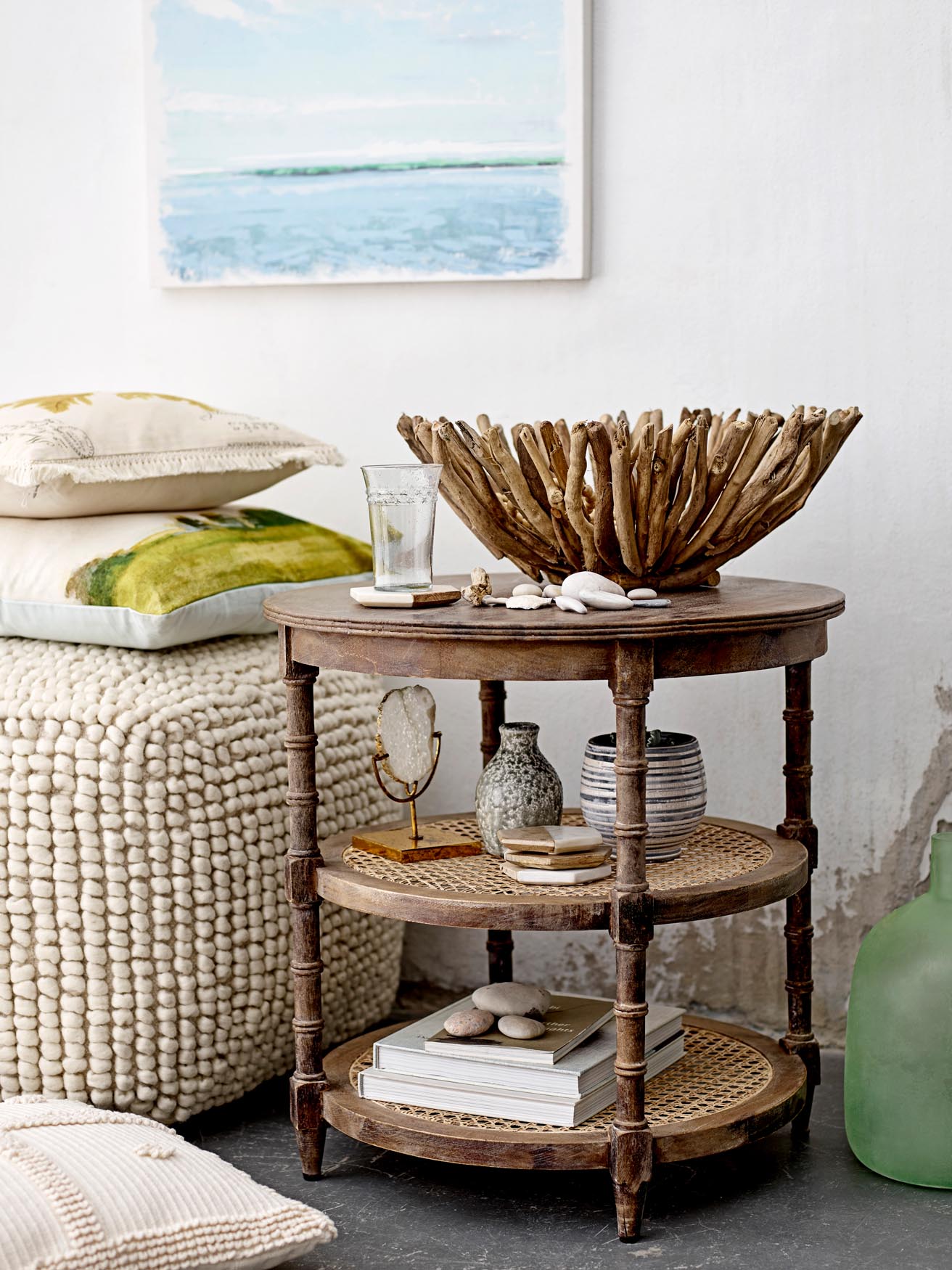 Der Suna Pouf aus natürlicher Wolle von Creative Collection bietet stilvolle Gemütlichkeit für Ihr Zuhause.