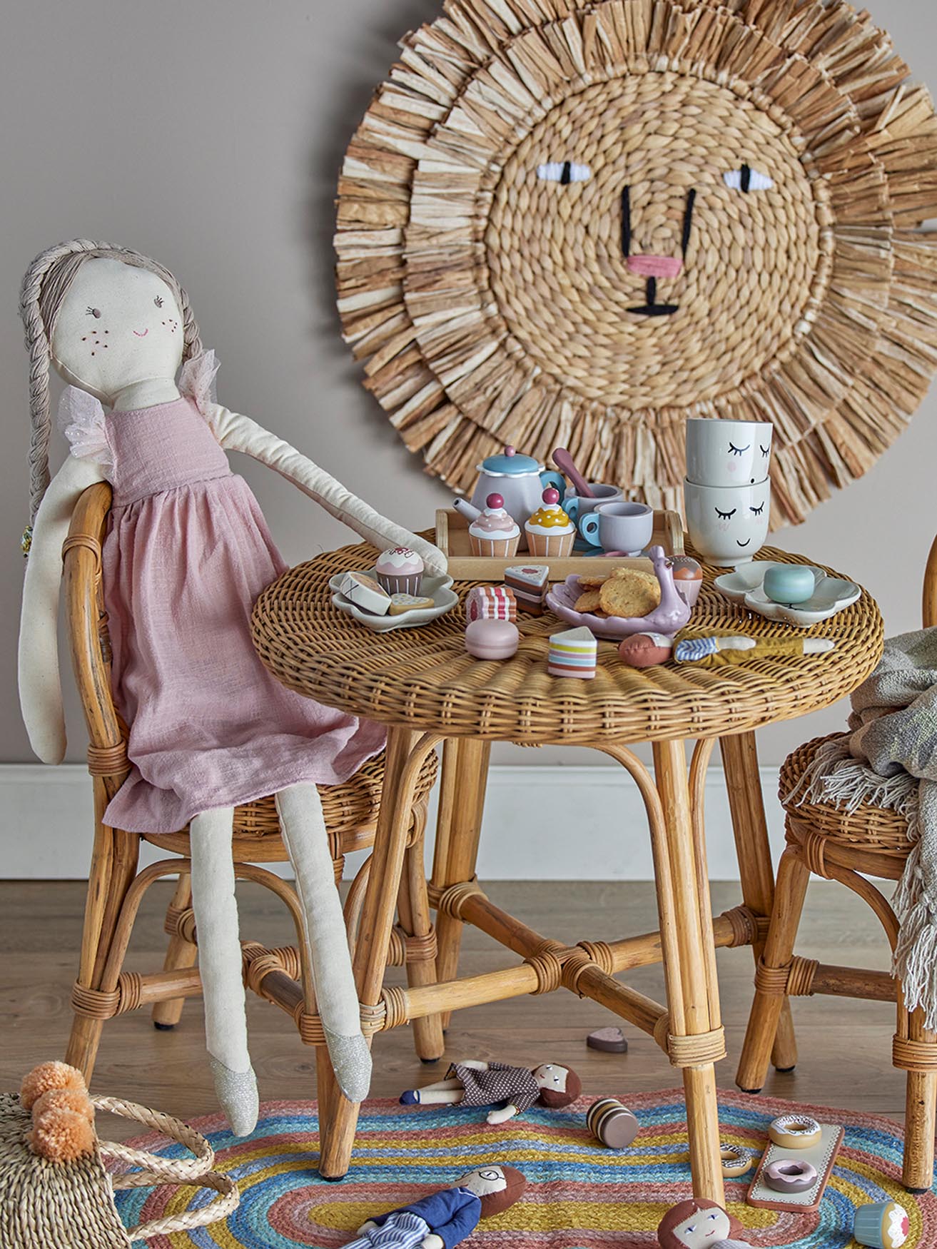 Gentrim Spielset: Kreatives Holzspielzeug in sanften Pastellfarben, fördert Fantasie und soziale Fähigkeiten. Ideal ab 3 Jahren.