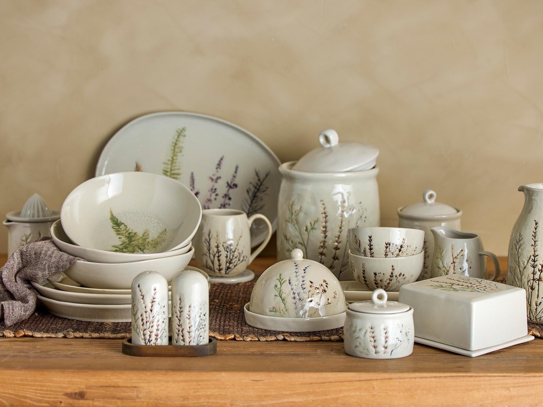 Bea Milchkännchen: Zeitloses Steingut-Design von Bloomingville.