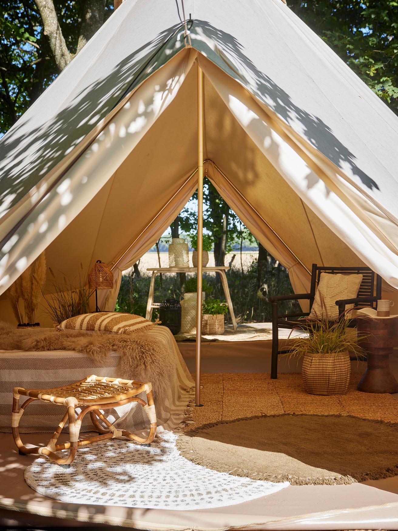 Handgefertigter Diora Korb aus Seegras für natürliche Eleganz.