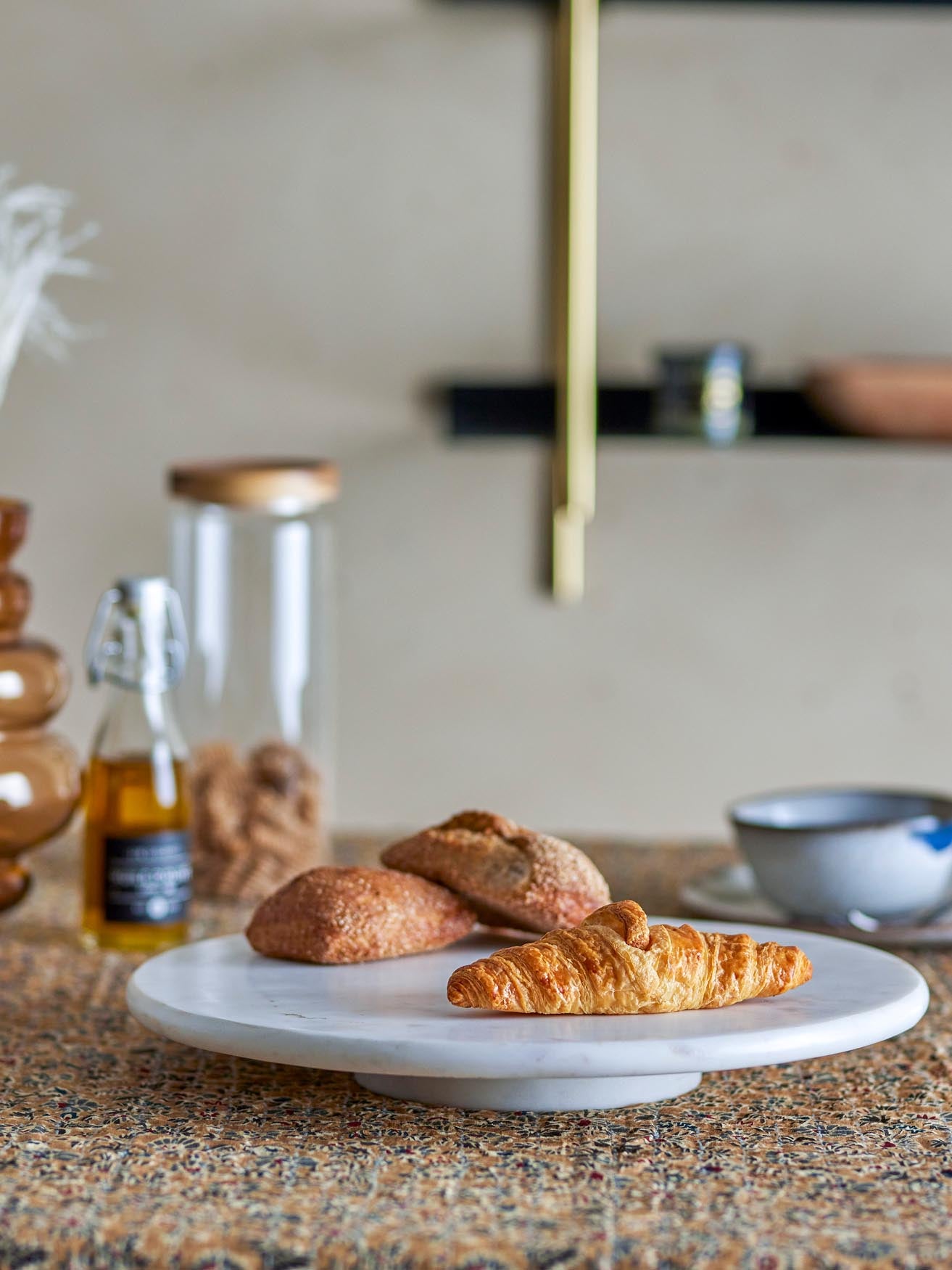 Luxuriöser Ellin Drehteller aus weissem Marmor von Bloomingville.