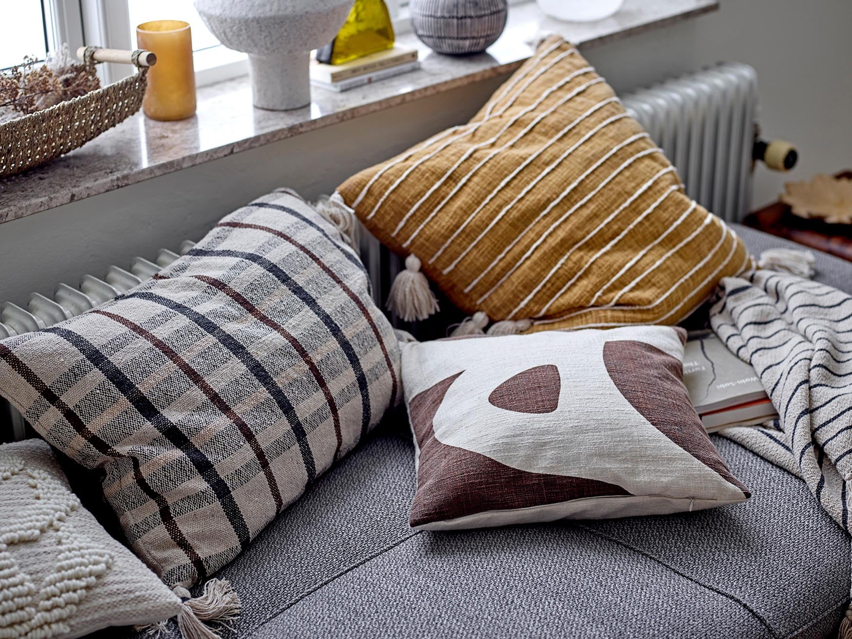 Luxuriöses Marmor-Tablett Evi in Braun von Bloomingville.