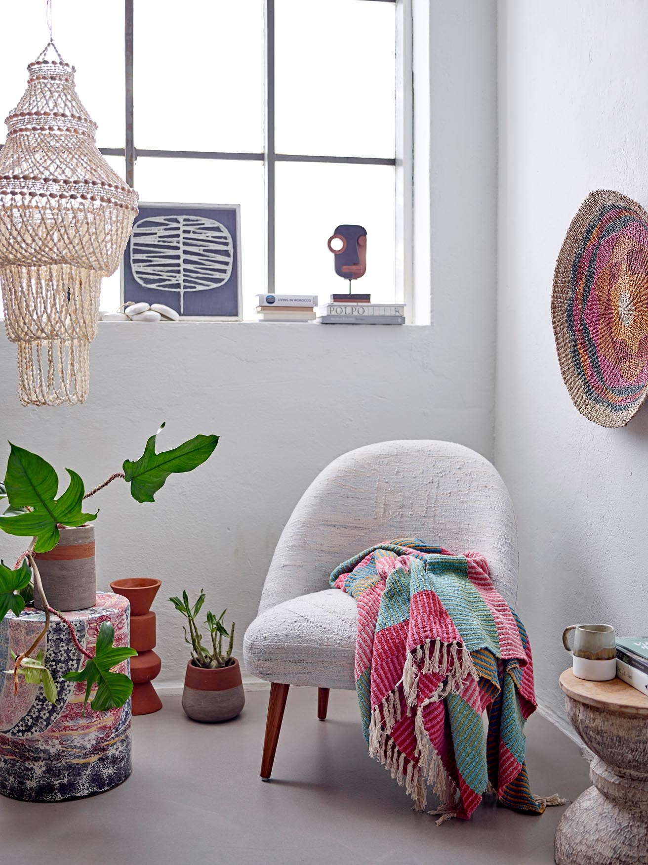 Isnel Überwurf in Grün: Umweltfreundlich, weich und modern. Ideal für einladende Akzente in jedem Raum.