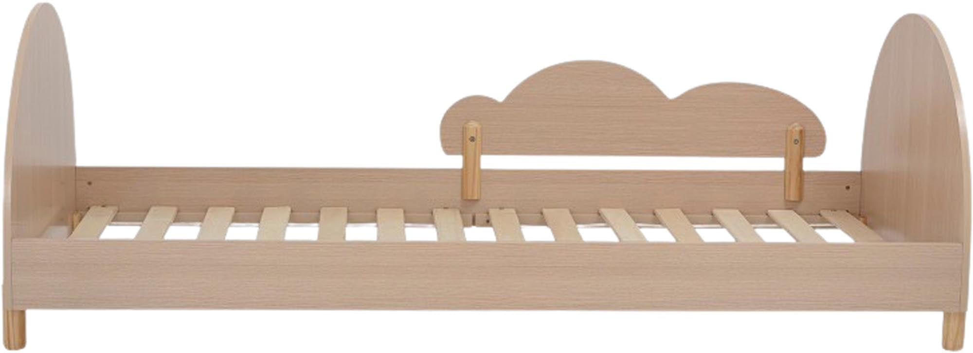 Das Charli Juniorbett von Bloomingville Mini in Braun aus MDF bietet modernes Design und Komfort für ein stilvolles Kinderzimmer.