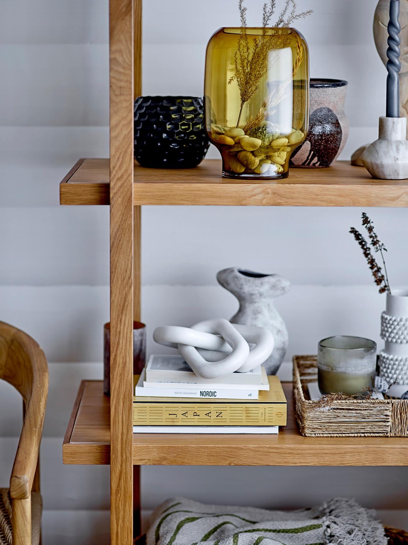 Elegante Marmor-Deko Adee in Weiss von Bloomingville für stilvolle Räume.