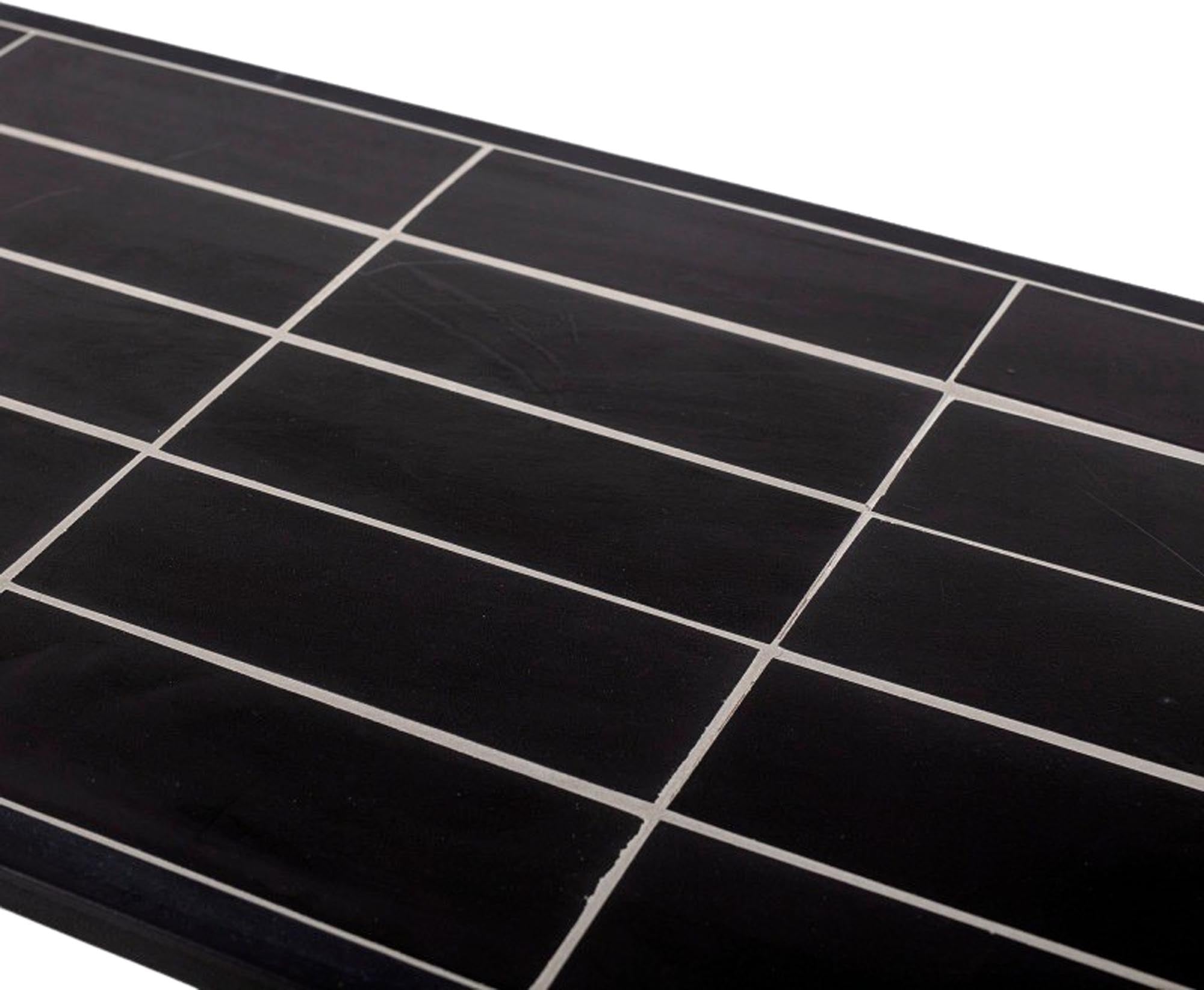 Eleganter Konsolentisch von Bloomingville, gefertigt aus schwarzem Stein, ideal für moderne Wohnräume und stilvolles Ambiente.