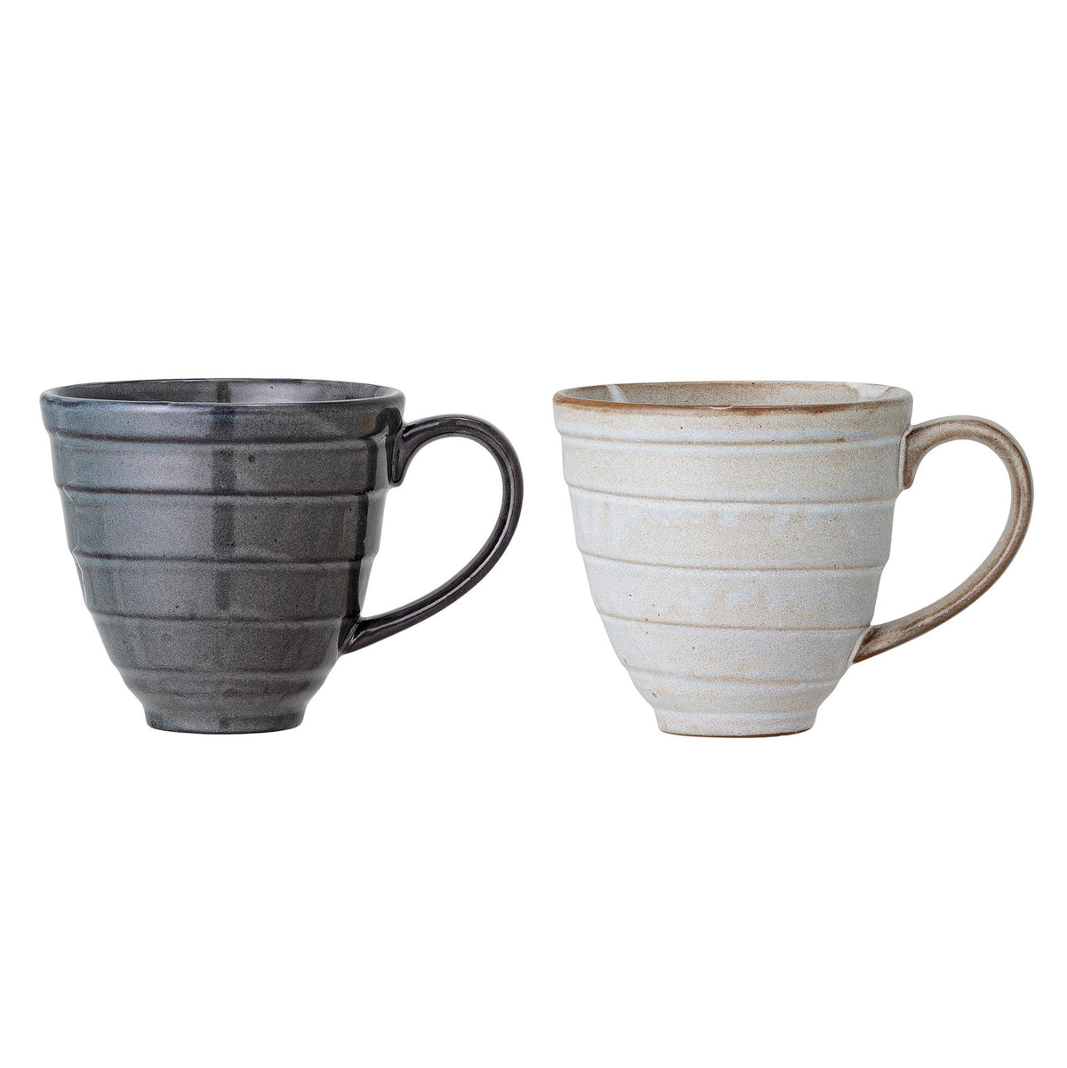 Masami Tasse, Weiá, Steingut in White präsentiert im Onlineshop von KAQTU Design AG. Tasse ist von Bloomingville