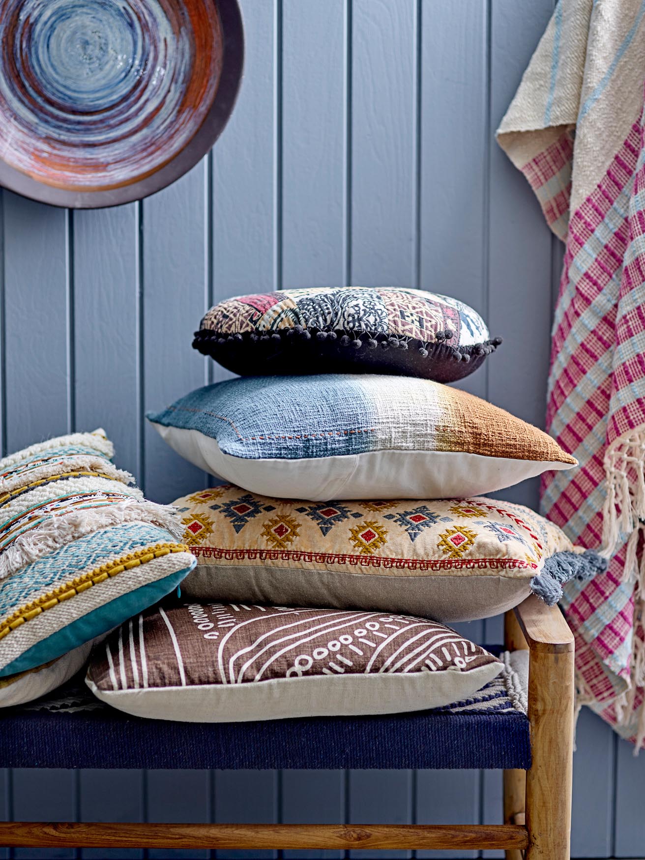 Hochwertiges blaues Steingut von Creative Collection für stilvolle Deko.