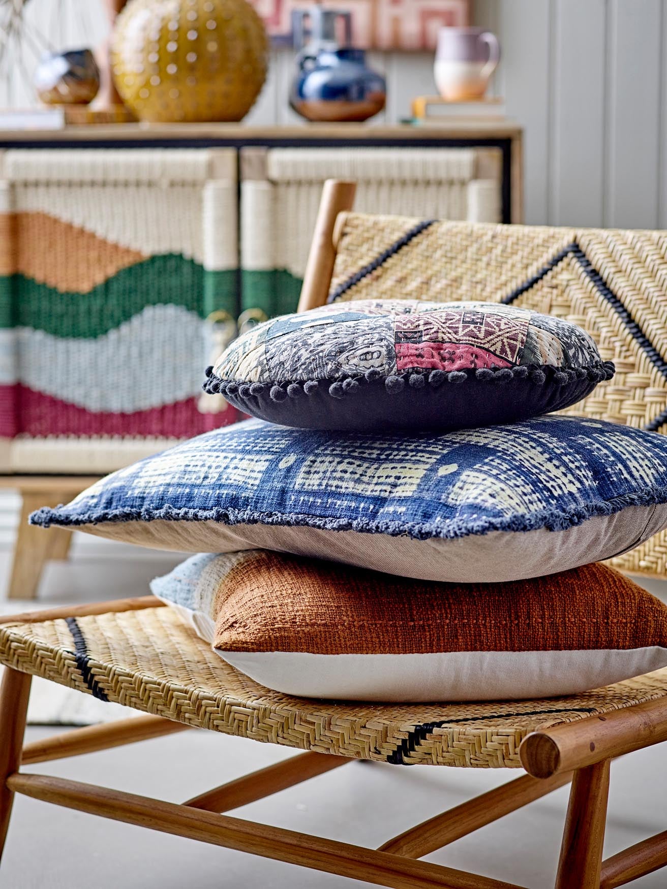 Eleganter Lennox Loungesessel aus natürlichem Teakholz von Creative Collection, ideal für stilvolle Entspannung.