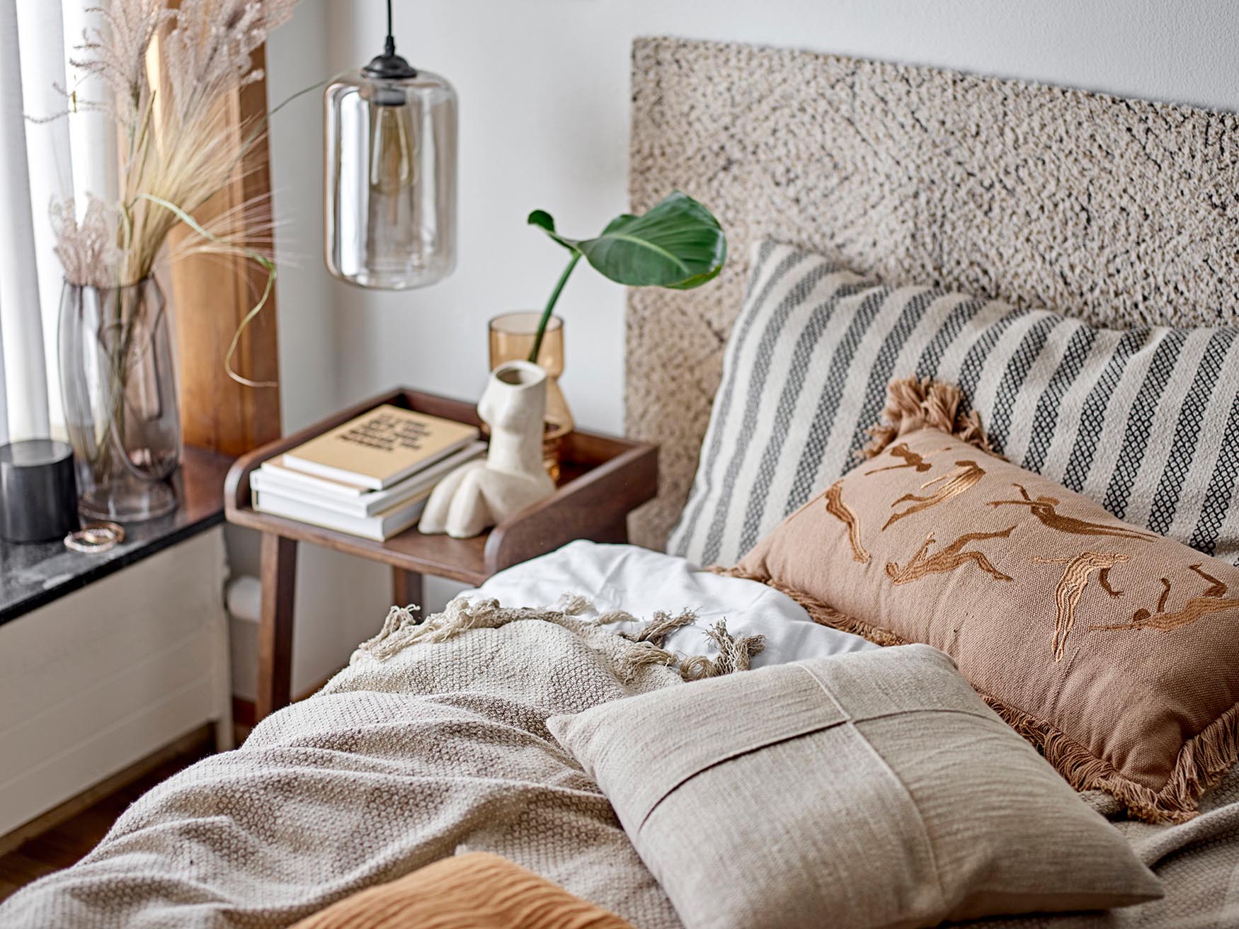 Saxo Teppich aus natürlicher Baumwolle von Bloomingville, elegant und umweltfreundlich, perfekt für ein warmes Wohnambiente.