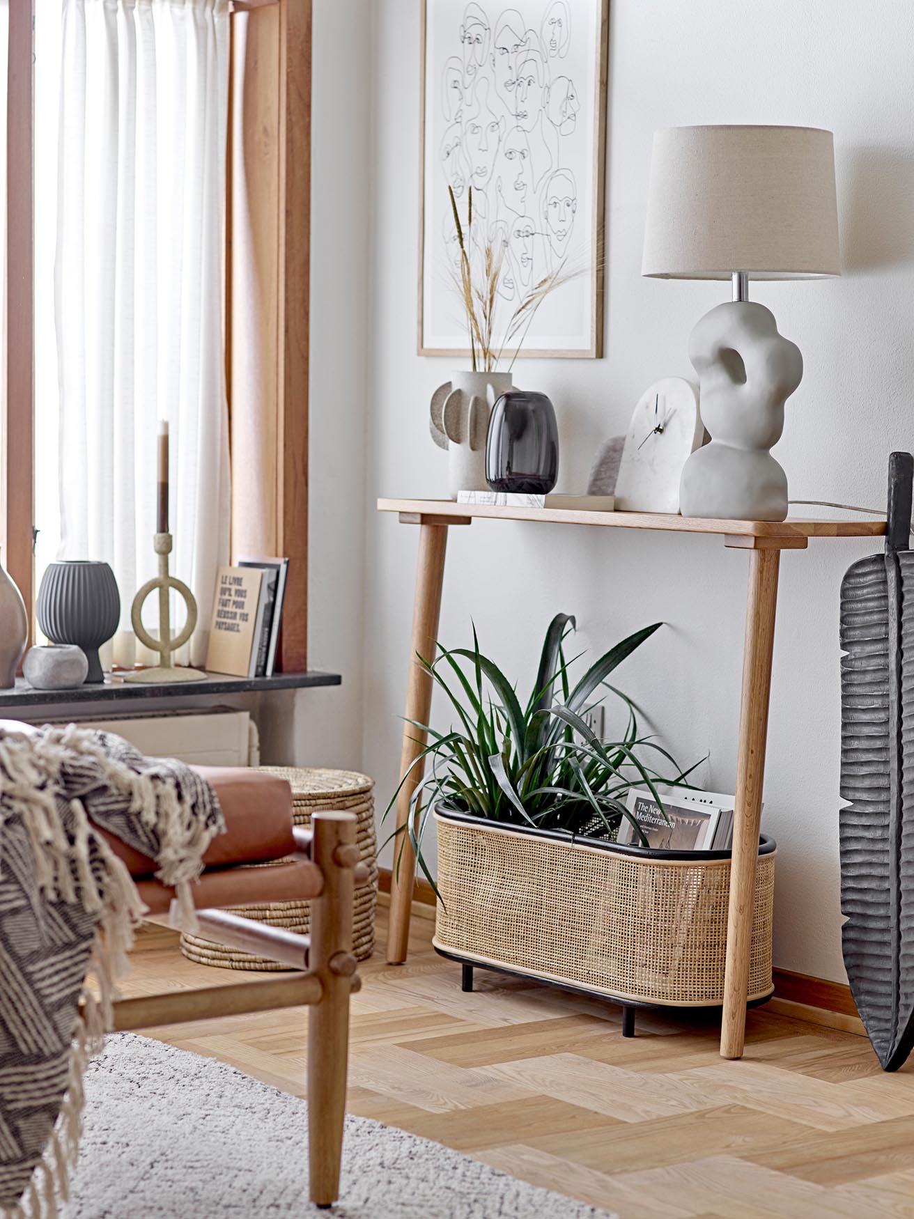 Stilvoller Ebbie Pflanzkasten aus hochwertigem Rattan von Bloomingville, perfekt für jede Umgebung und vielseitig einsetzbar.