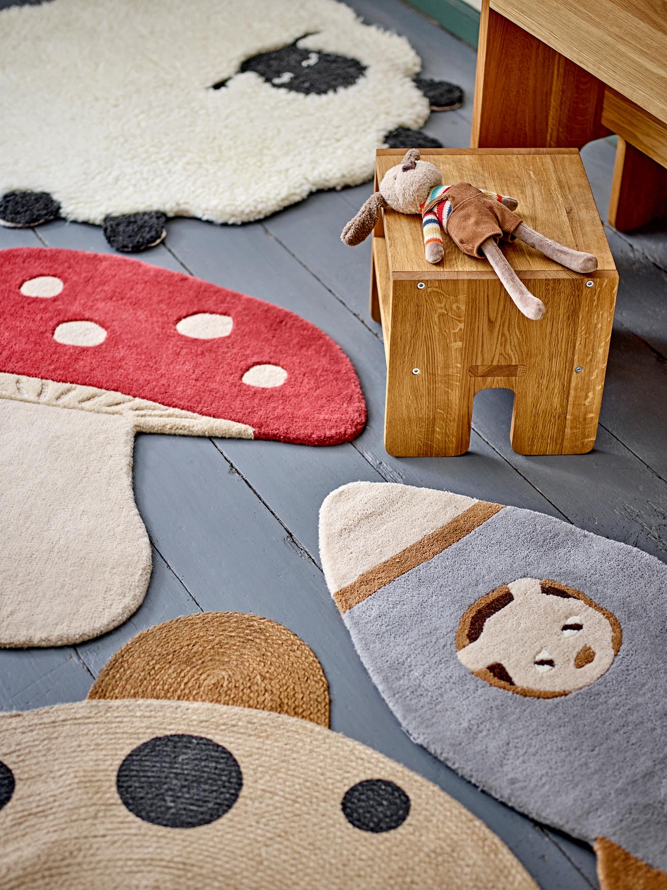 Mushroom Teppich, Rot, Wolle in Red präsentiert im Onlineshop von KAQTU Design AG. Teppich ist von Bloomingville Mini