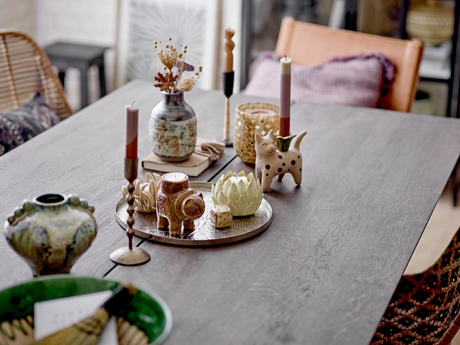 Moderner schwarzer Metall-Kerzenhalter Kesha von Bloomingville.