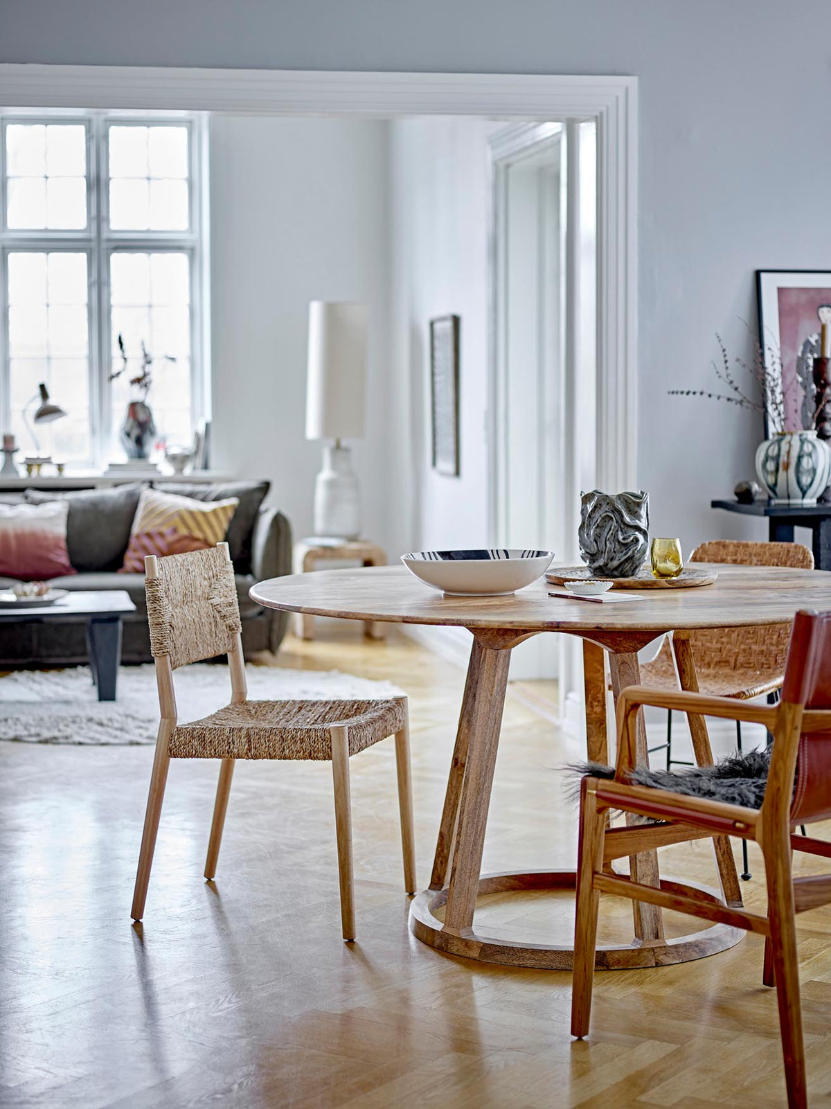 Shama Schale, Blue, Steingut in Blue präsentiert im Onlineshop von KAQTU Design AG. Schalen ist von Bloomingville