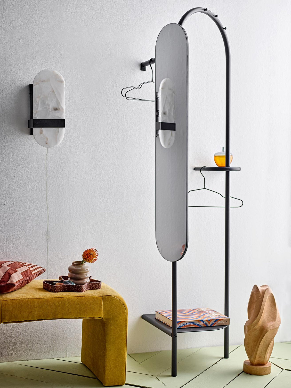 Lakey Tablett, Braun, Steingut in Brown präsentiert im Onlineshop von KAQTU Design AG. Tablett ist von Bloomingville
