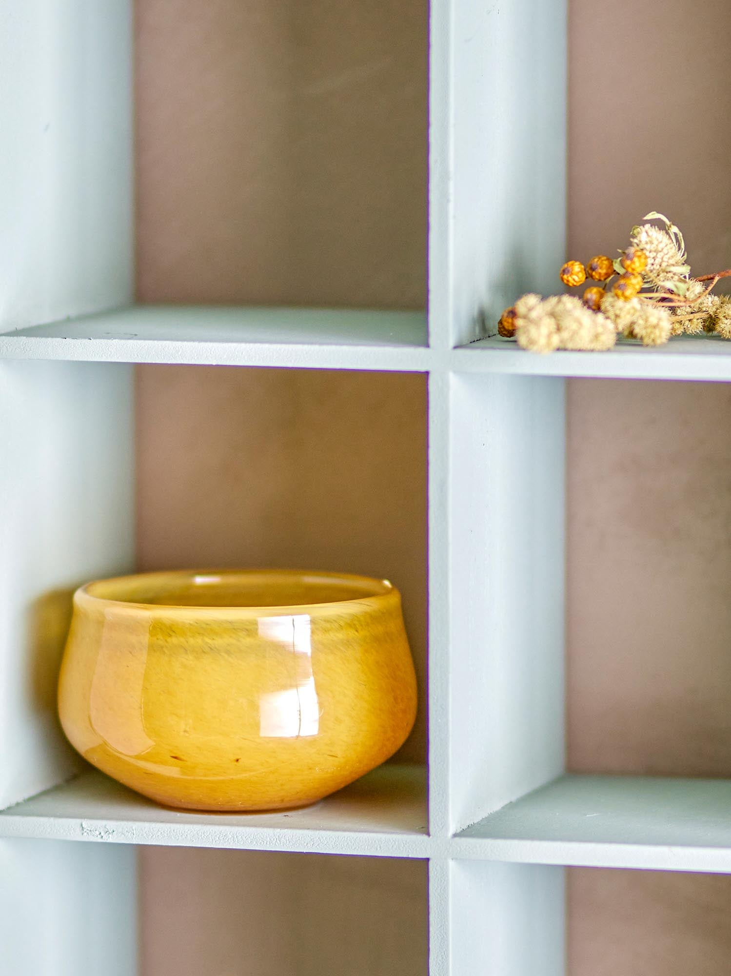 Jose Teelichthalter aus gelbem Glas von Creative Collection, stilvoll und dekorativ, ideal für gemütliche Beleuchtung.