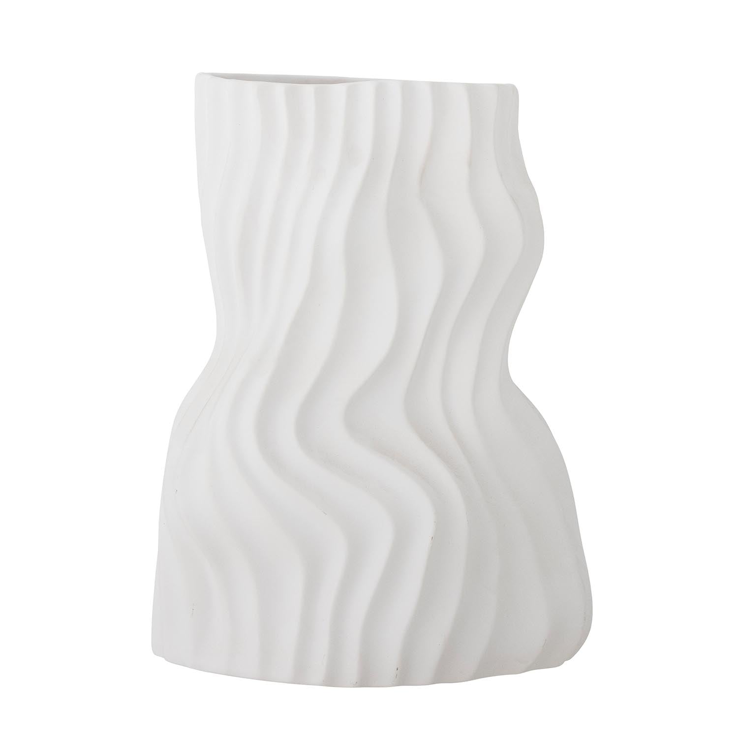 Die Sahal Vase von Bloomingville: Elegante, weisse Keramik mit organischer Textur, ideal für Blumenarrangements und stilvolle Dekoration.