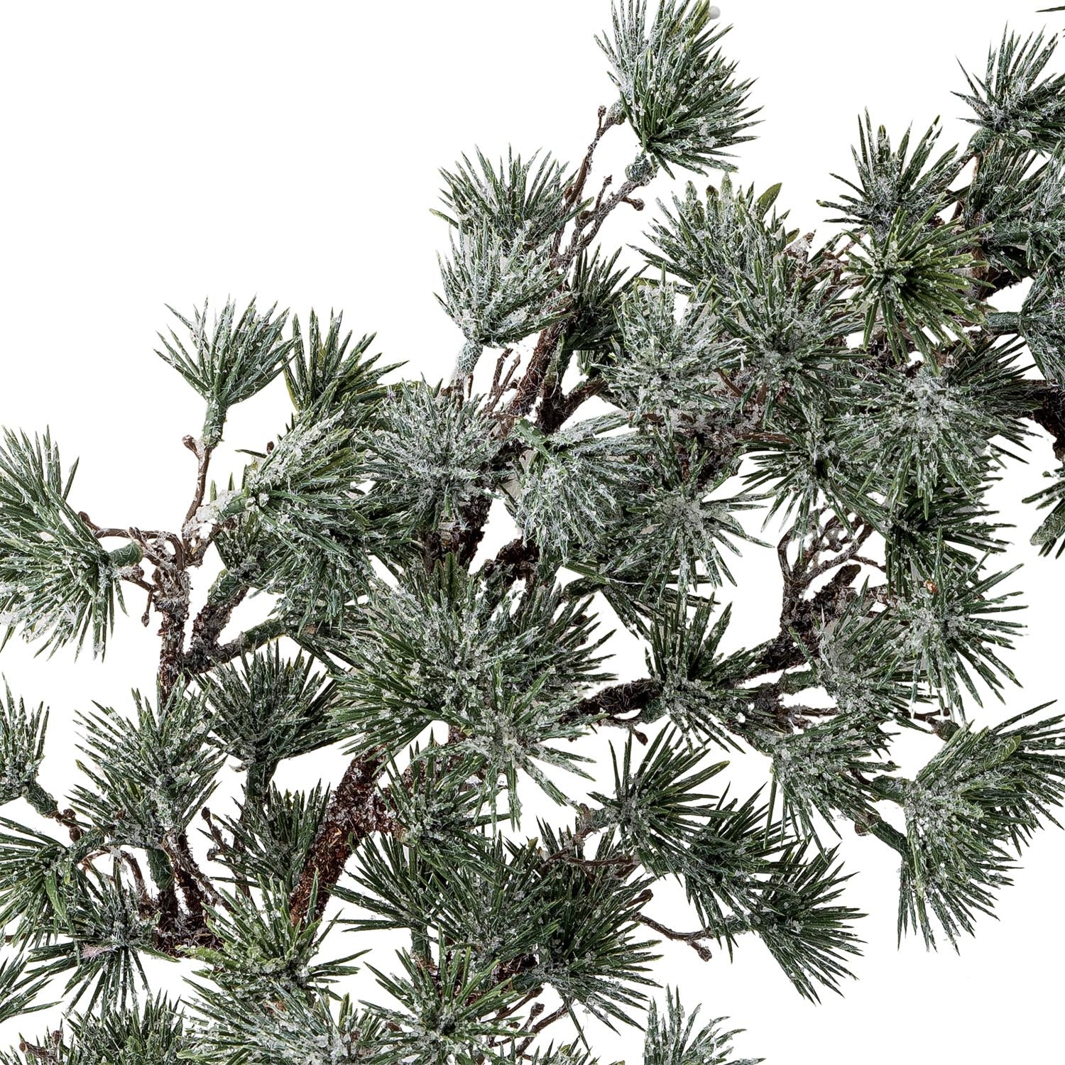 Künstlicher Zedernkranz von Bloomingville, grün und elegant, perfekt für geschmackvolle Dekorationen und festliche Akzente.