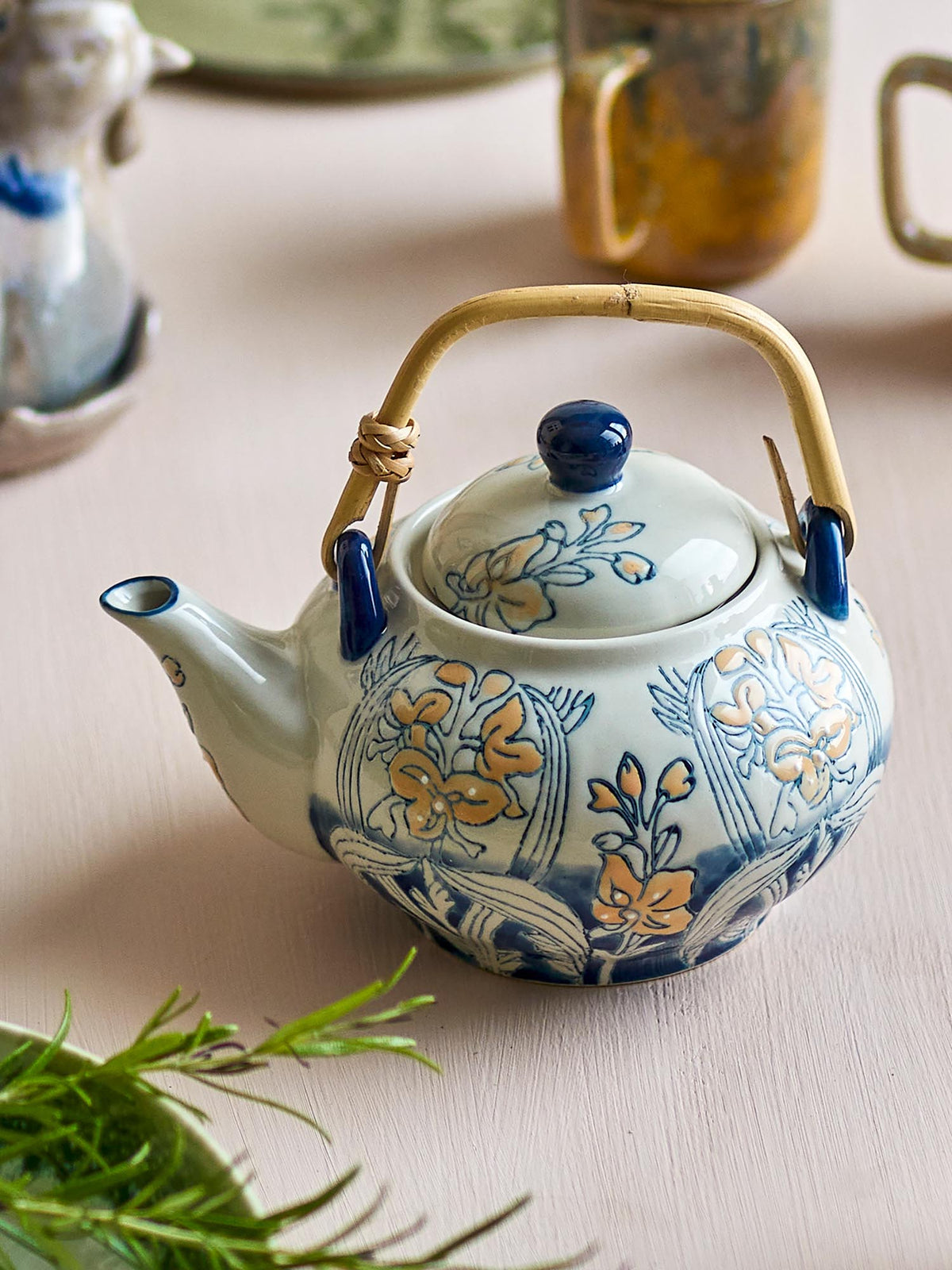 Myah Teekanne mit Teesieb, Blau, Steingut in Blau präsentiert im Onlineshop von KAQTU Design AG. Teekrüge ist von Creative Collection