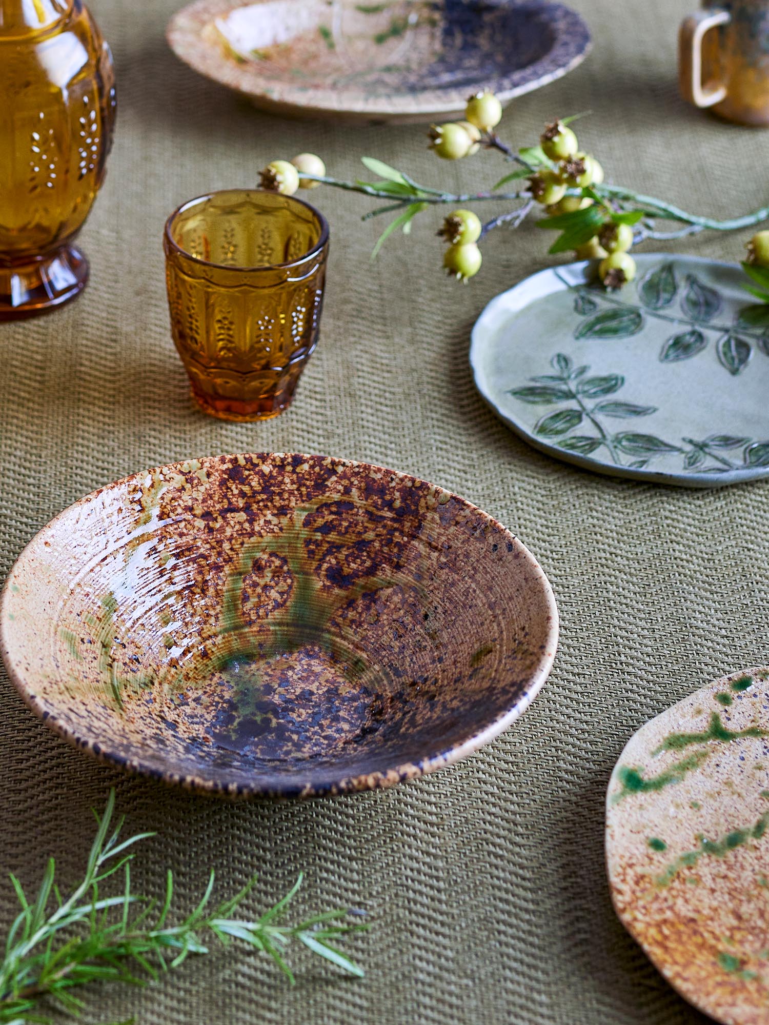 Elegante schwarze Servierplatte aus Steingut von Creative Collection, ideal für stilvolles Servieren und Dekorieren.