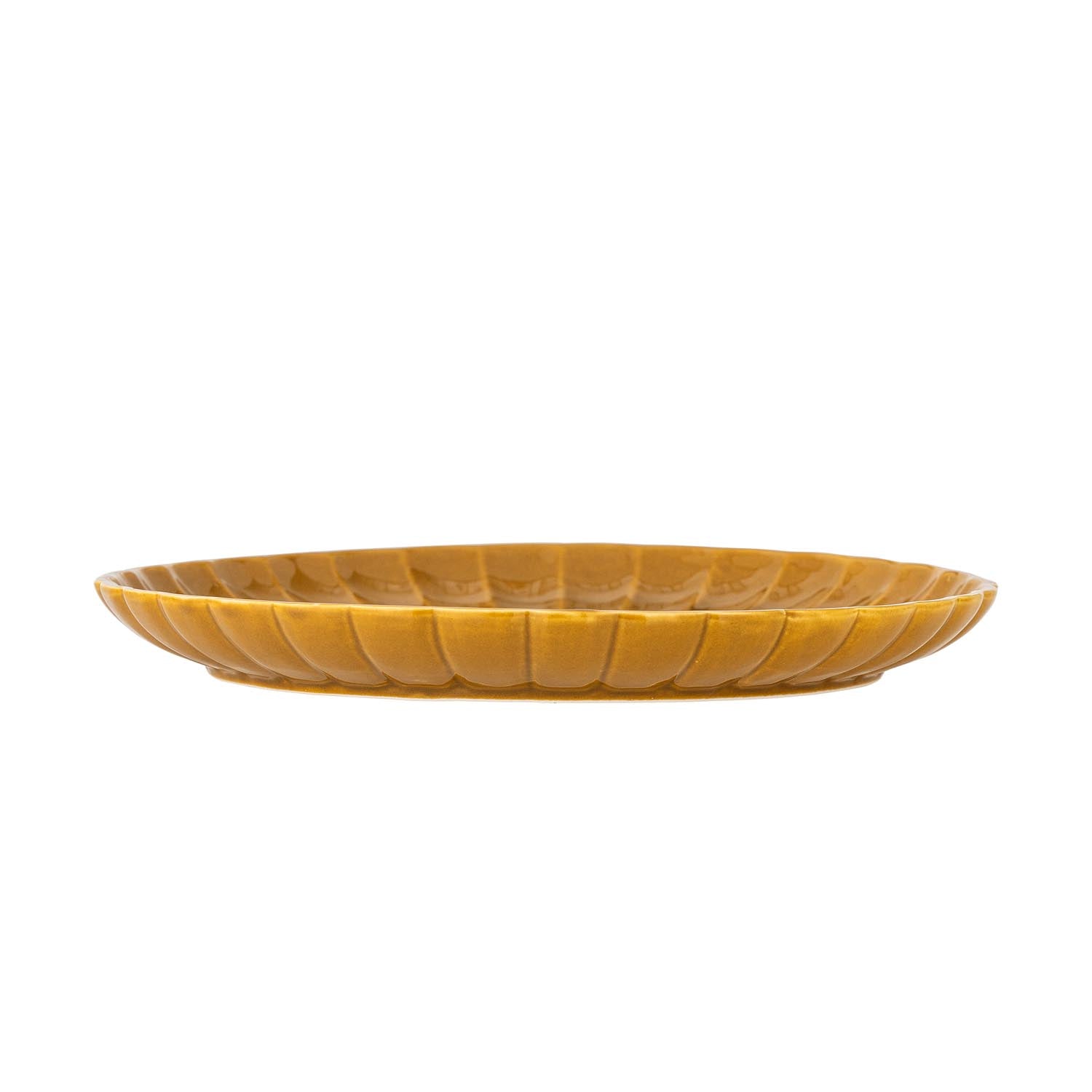 Der gelbe Latina Teller von Bloomingville aus Steingut überzeugt mit modernem Stil und ist ideal für elegante Tischdekorationen.