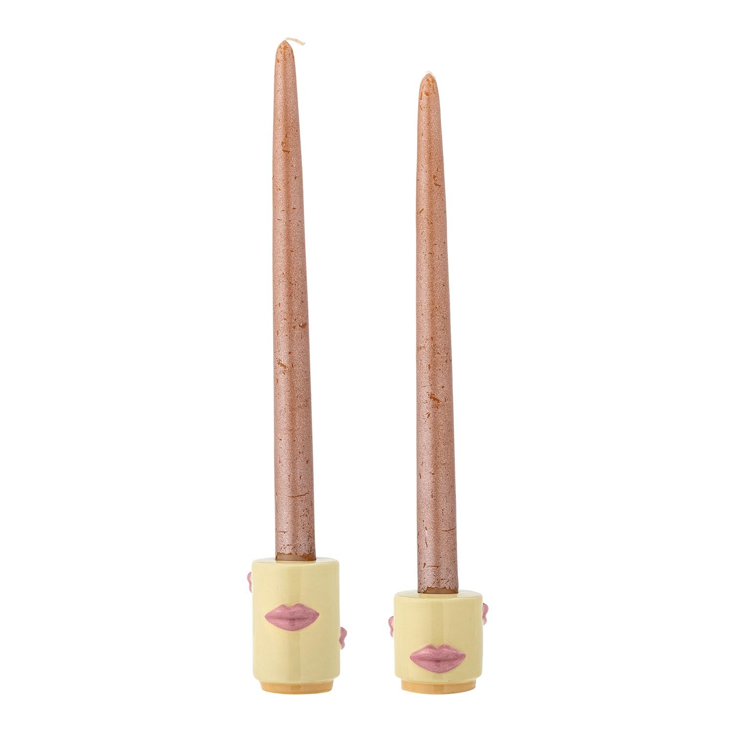 Eleganter gelber Kerzenhalter aus Steingut von Bloomingville, perfekt für moderne Wohnräume und dekorative Akzente.