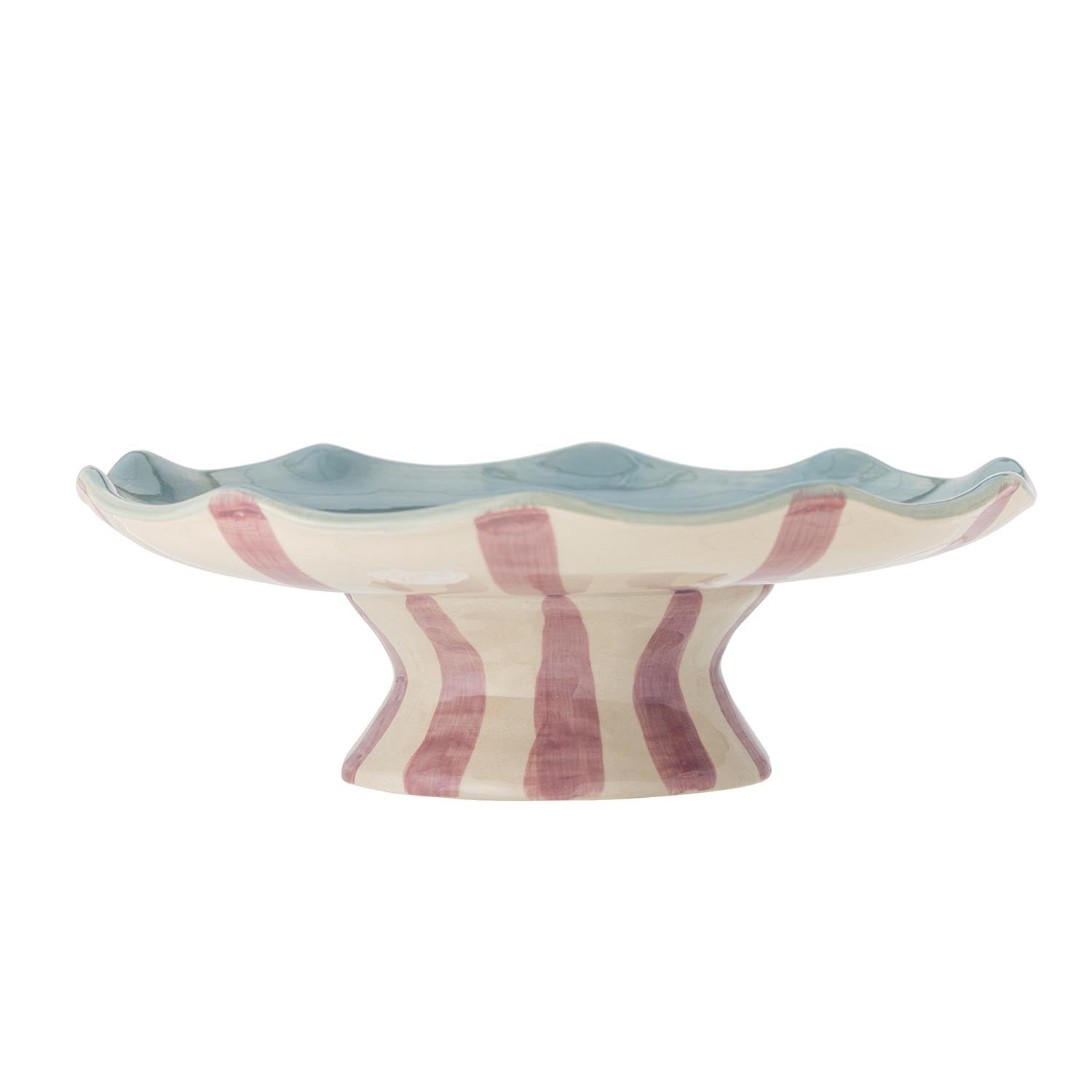 Der Willa Kuchenteller von Bloomingville aus rosafarbenem Steingut vereint Eleganz und Funktionalität für Ihren gedeckten Tisch.