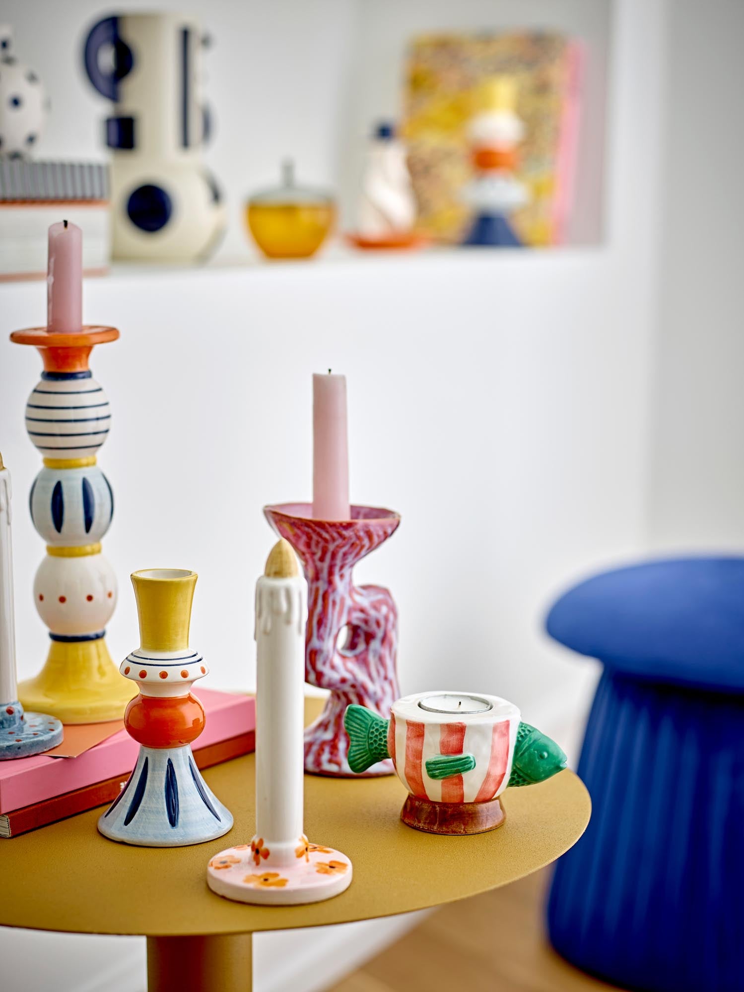 Elegante Heida Deko aus blauem Steingut von Bloomingville, ideal für stilvolle Akzente in Ihrem Zuhause.