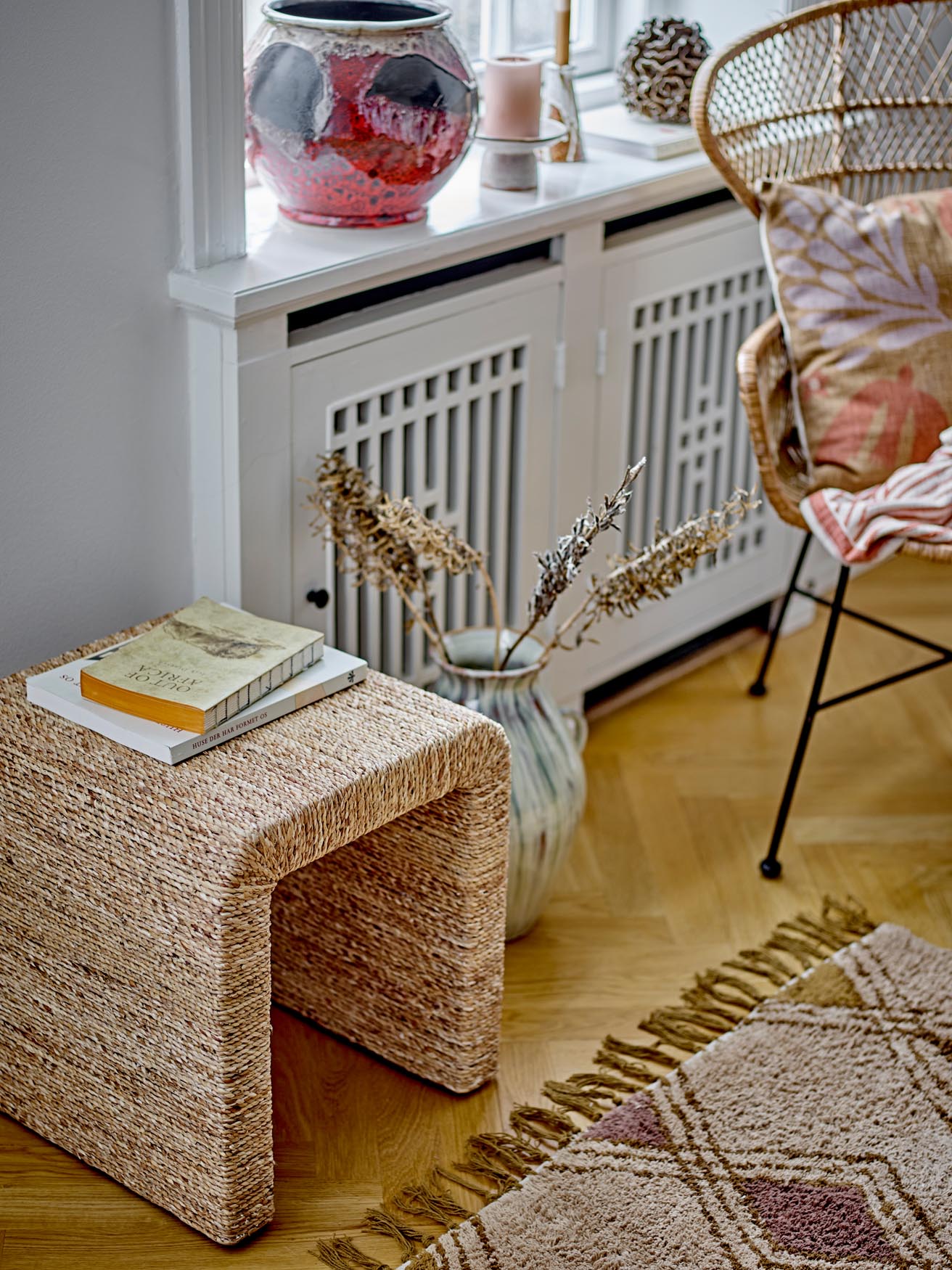 Kien Hocker: Handgefertigt aus Wasserhyazinthe, skandinavisches Design.