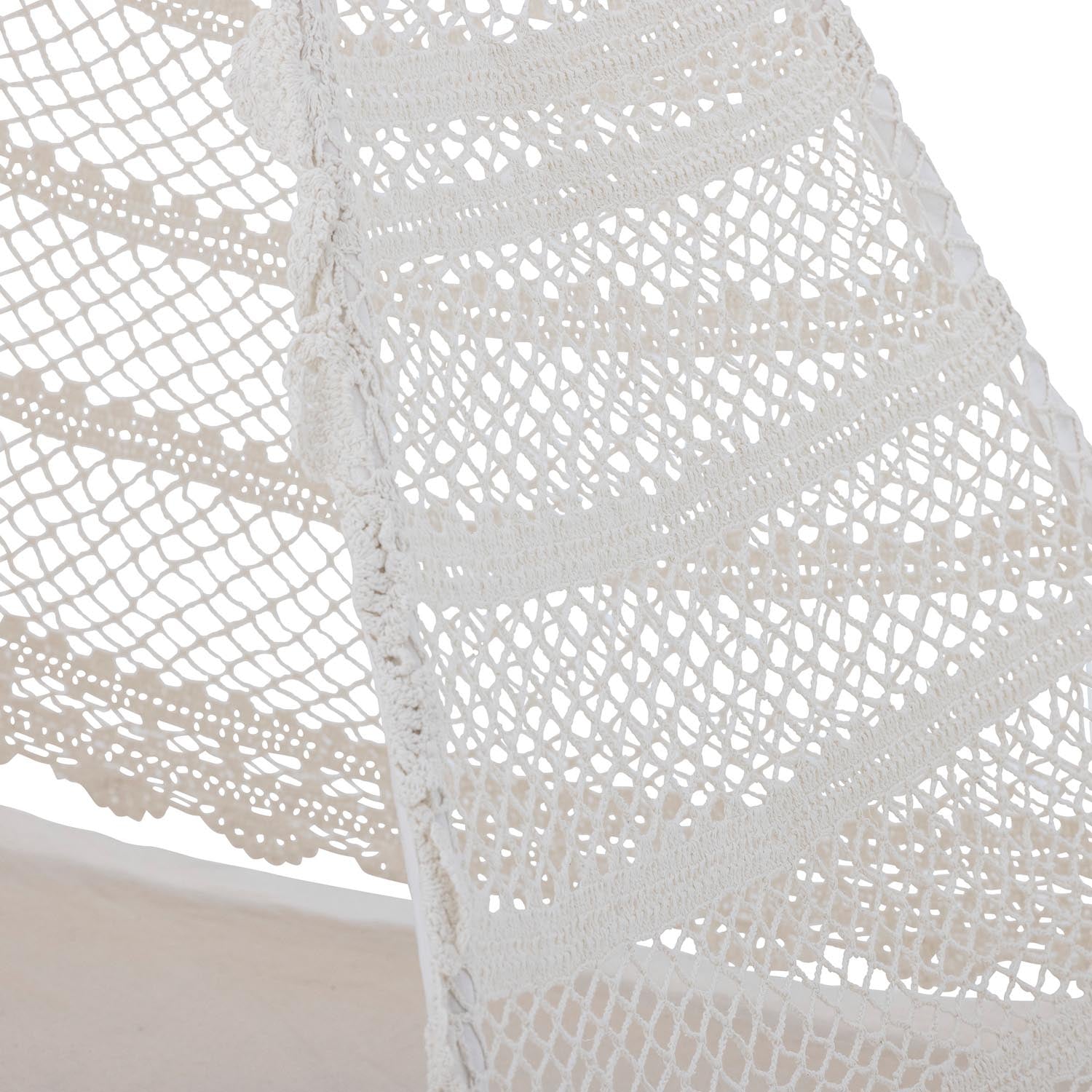 Ein charmantes Kinder-Tipi aus natürlicher Baumwolle von Bloomingville Mini, ideal für fantasievolles Spielen und gemütliche Stunden.