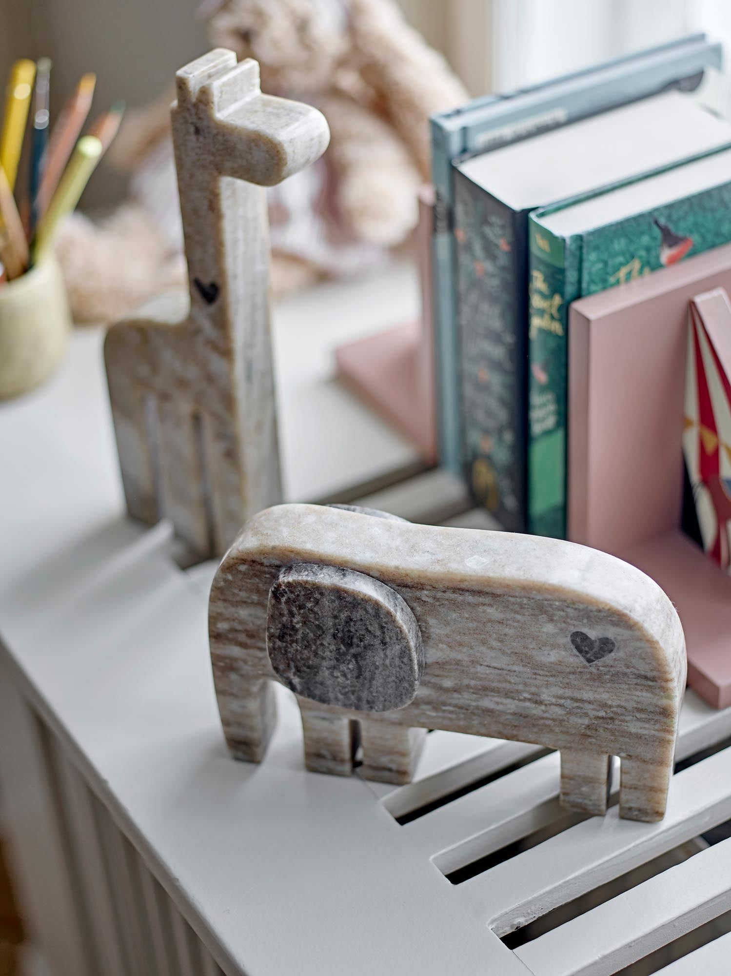 Stilvolle Camy Deko aus natürlichem Marmor von Bloomingville Mini, perfekt für elegante und moderne Raumgestaltung.