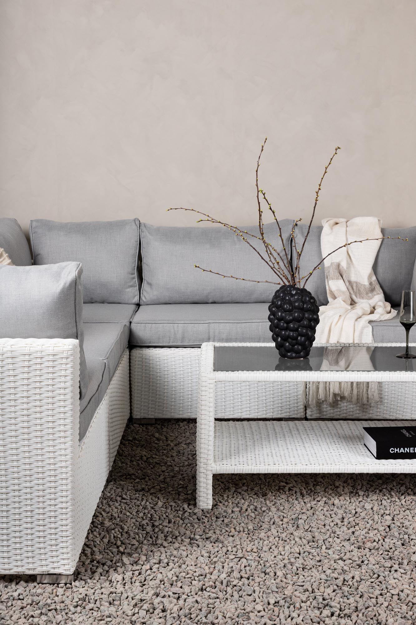 Elegantes 110 cm Ecksofa von Venture Home, wetterbeständig und bequem, ideal für Garten oder Terrasse, perfekt für Outdoor-Lounges.