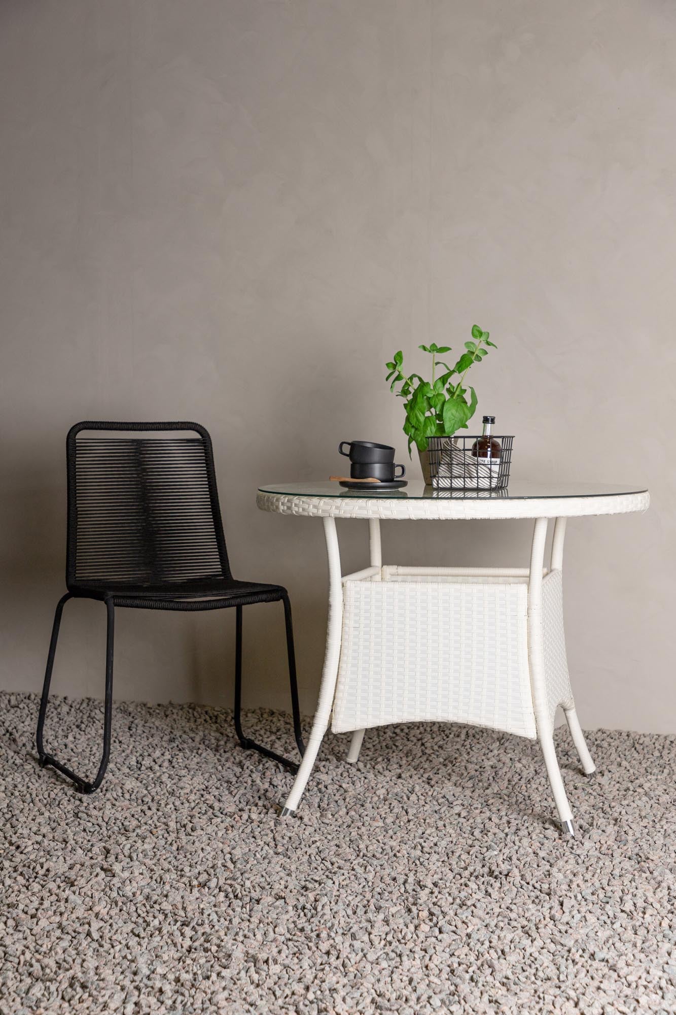 Eleganter Volta Tisch: Zeitloses Design für Ihren Aussenbereich.