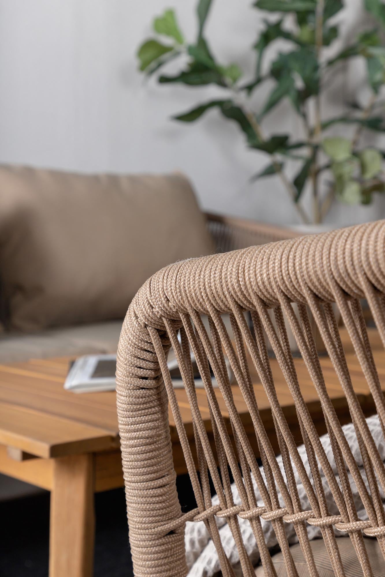 Chania Sofa Outdoorset 110cm: Hochwertiges Design für entspannte Stunden im Freien. Komfortable Sitzmöbel mit Akazienholz und pflegeleichten Materialien.