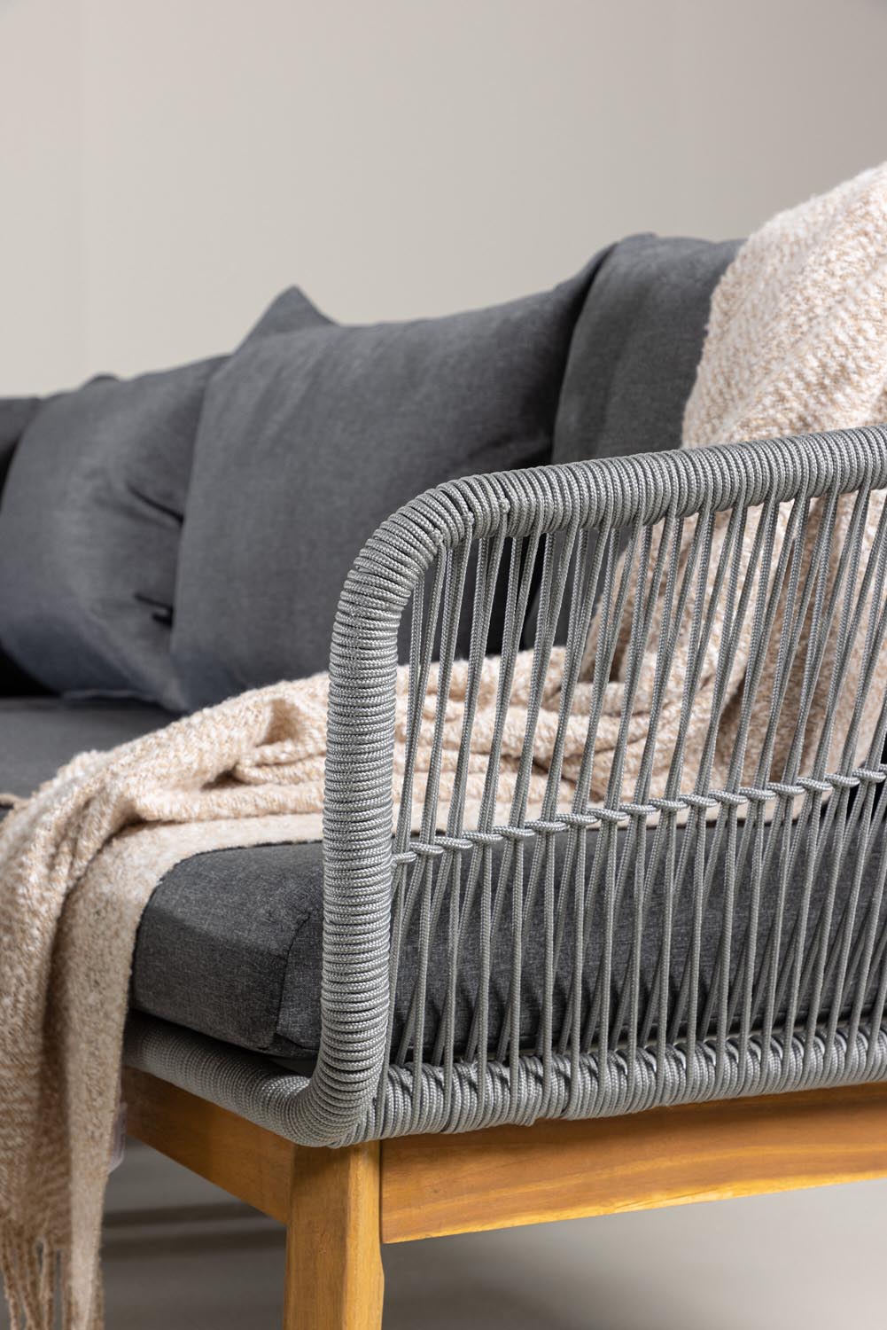 Chania Ecksofa Outdoorset 110cm in Grau präsentiert im Onlineshop von KAQTU Design AG. Loungeset ist von Venture Home