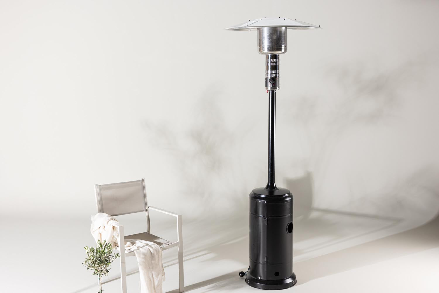 Hootie Mushroom Heater von Venture Home: Hochwertiger Heizstrahler für angenehme Wärme und gesellige Stunden im Freien, ideal für jede Terrasse.