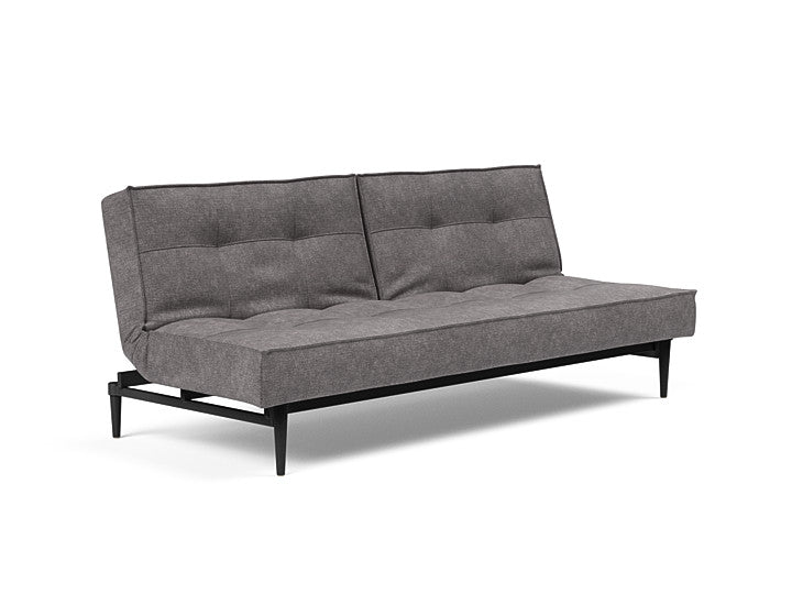 Erleben Sie das stilvolle Splitback Sofabett 115 Styletto von Innovation Living – ideal für flexible Wohnlösungen und zeitgemäßes Design.