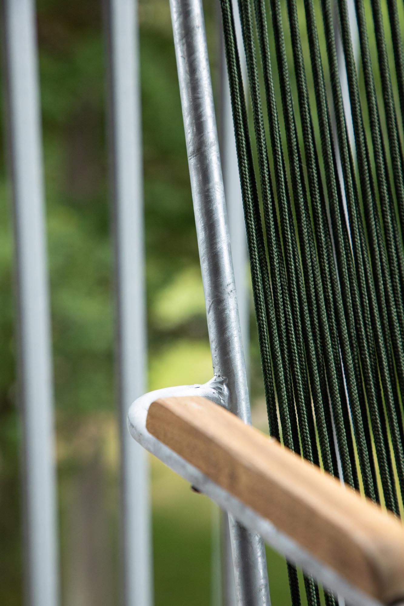 Entdecken Sie den stilvollen Bois Stuhl von Venture Home – ideal für Garten und Balkon, vereint Komfort und modernes Design.