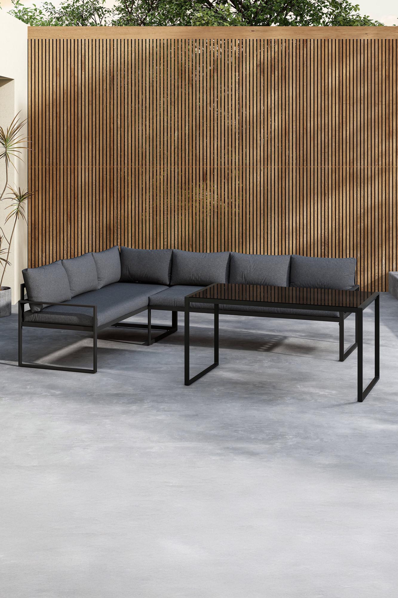 Entdecken Sie das Zingaro Ecksofa-Set von Venture Home – stilvolles, wetterfestes Loungeset für entspannte Stunden im Freien.