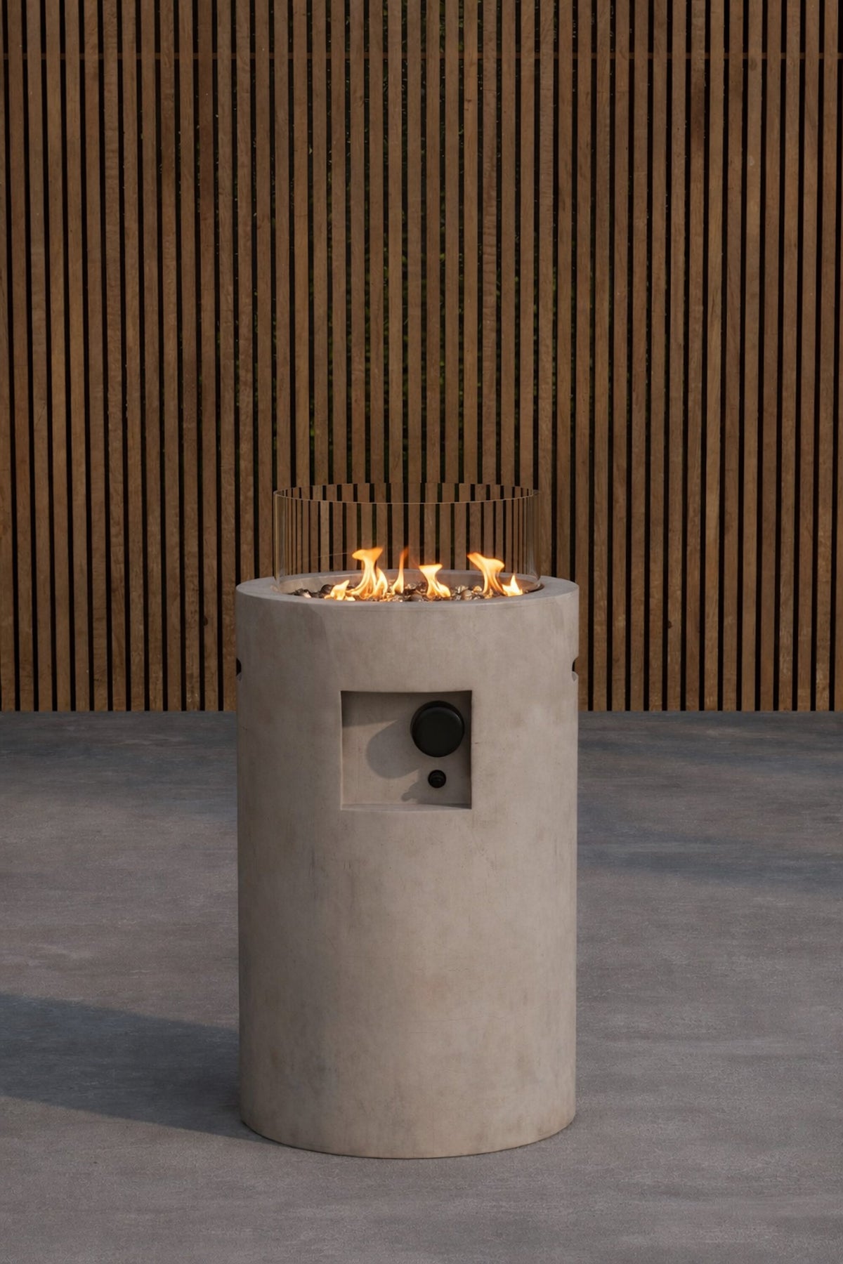 Kea Fire Basket in Grau präsentiert im Onlineshop von KAQTU Design AG. Feuerschale ist von Venture Home