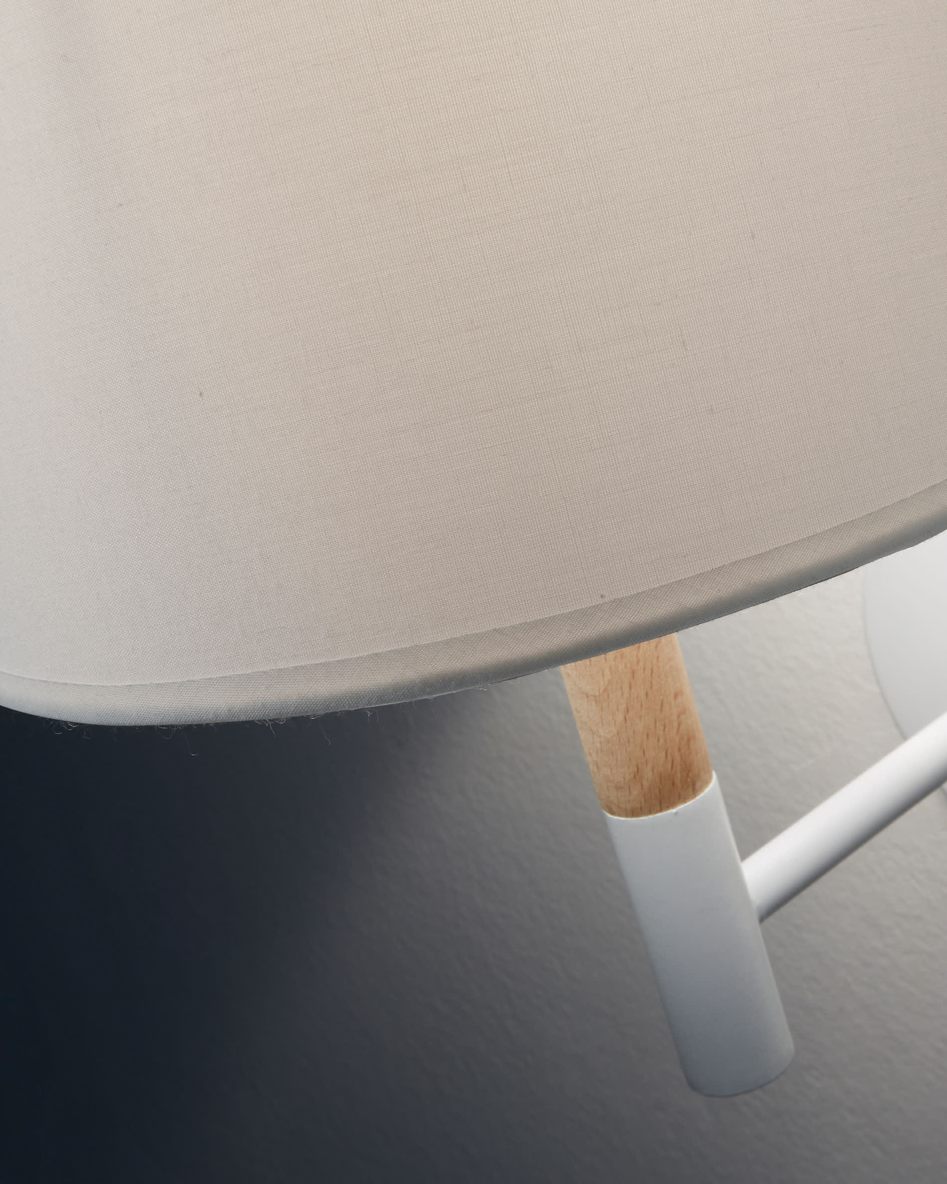 Stilvolle Orsen Wandleuchte von Kave Home: Hochwertige Materialien, harmonisches Design, perfekte Lichtverteilung. Ideal für jeden Raum.