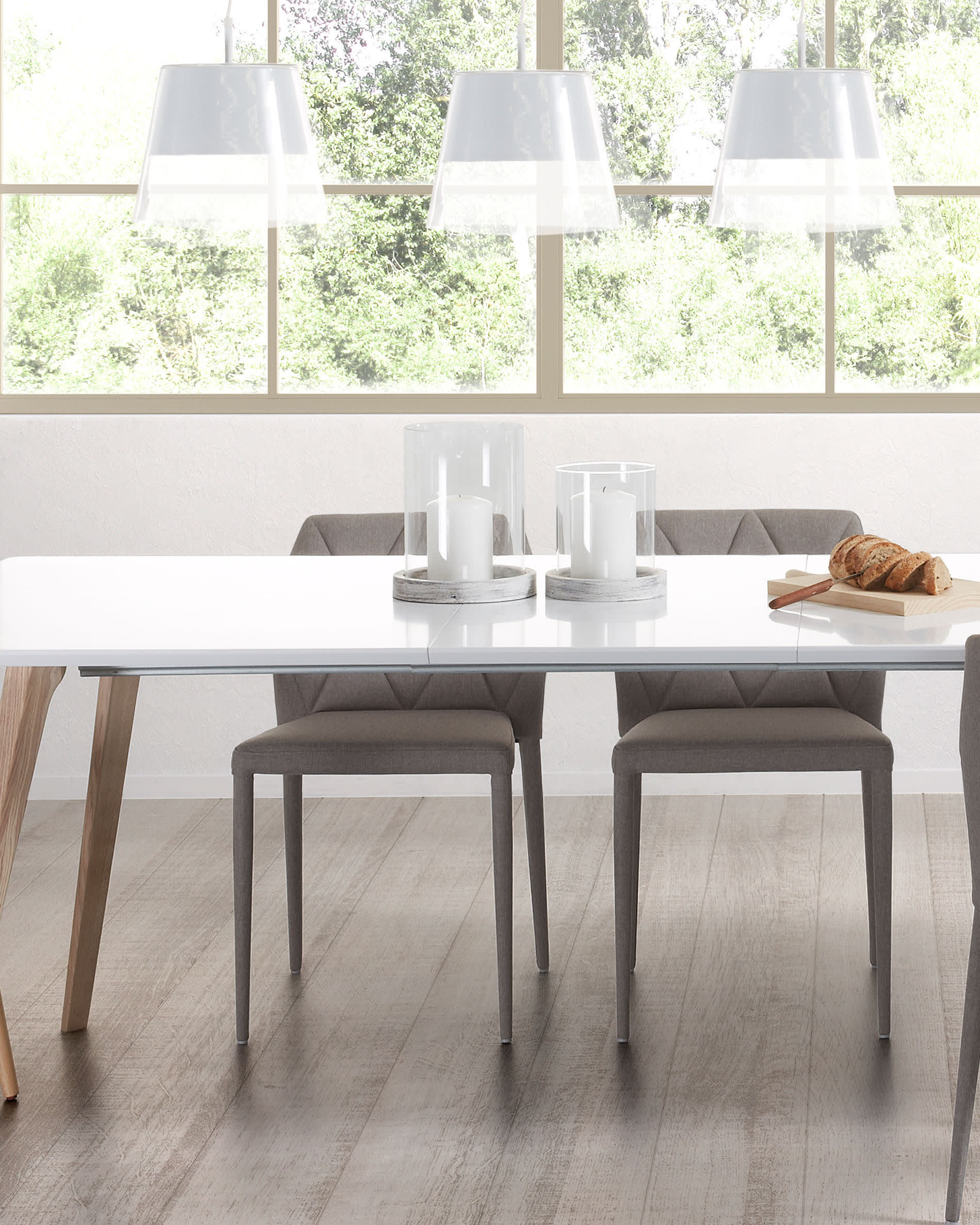 Das Kissen Silke in Dunkelgrau von Kave Home bietet stilvolle Eleganz und Komfort für Ihr Zuhause. Perfekt für modernes Wohndesign.