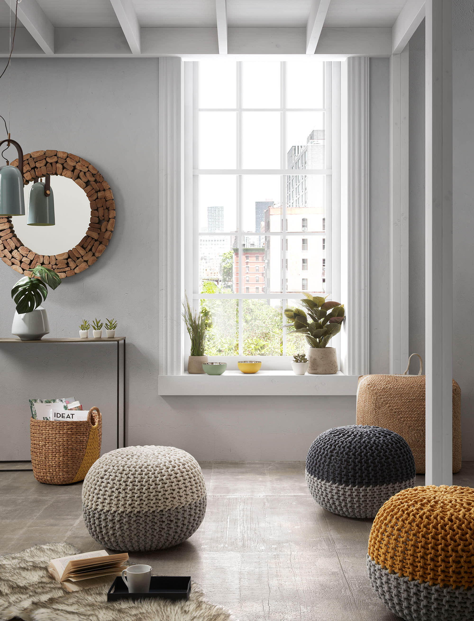 Eleganter elliptischer Spiegel von Kave Home, ideal für moderne Räume, mit hochwertigem Design und zeitloser Ästhetik.