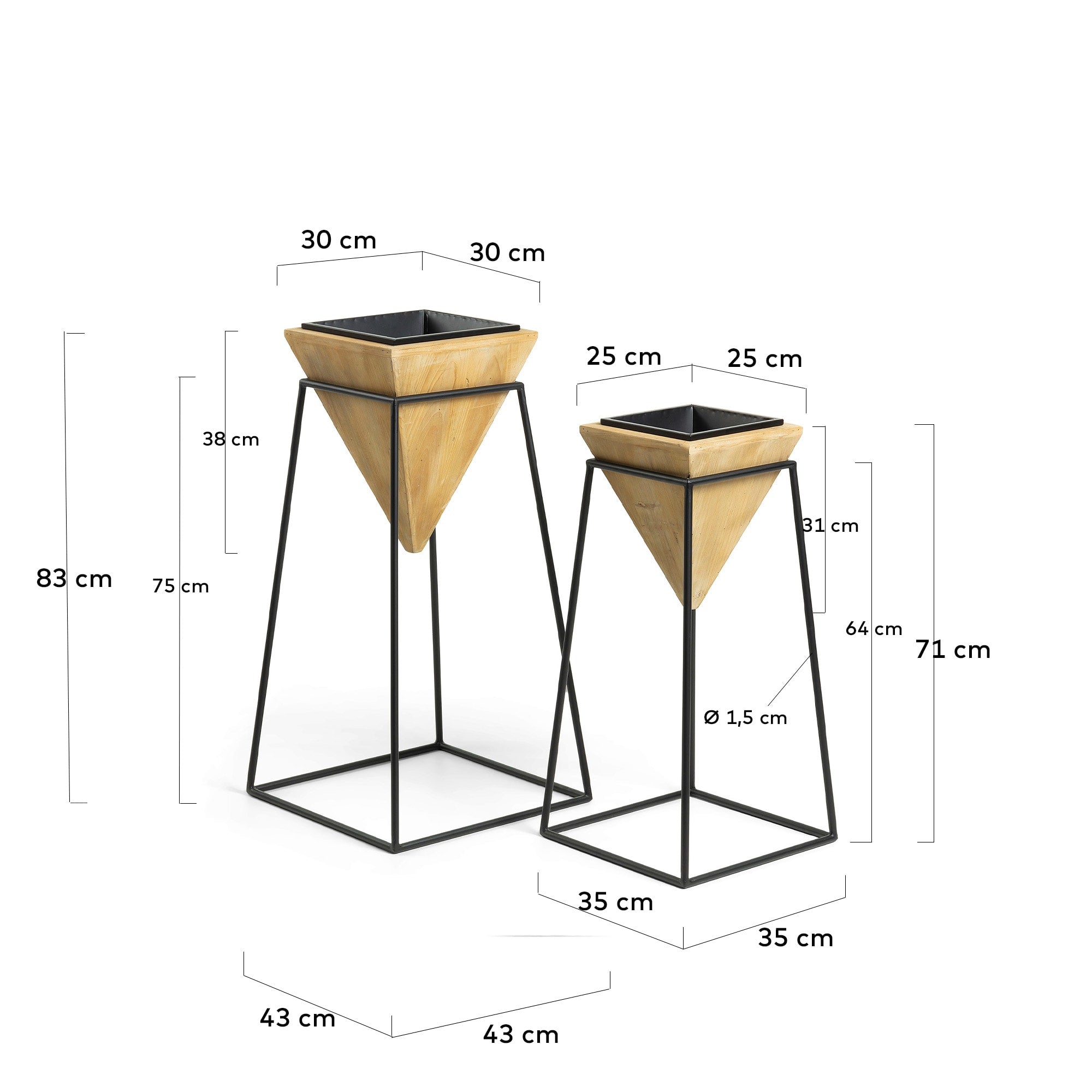 Eleganter Stared Topf von Kave Home, perfekt für moderne Pflanzendekoration, aus robusten und stilvollen Materialien gefertigt.