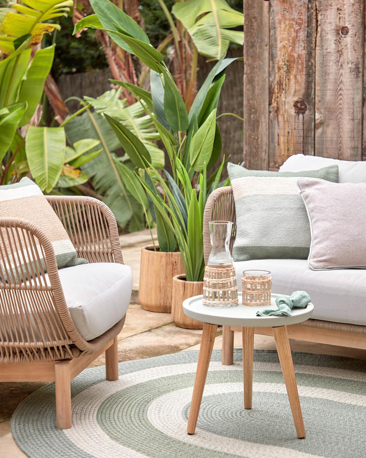 Kave Home Lucy: Kompakter Beistelltisch für stilvolle Akzente.