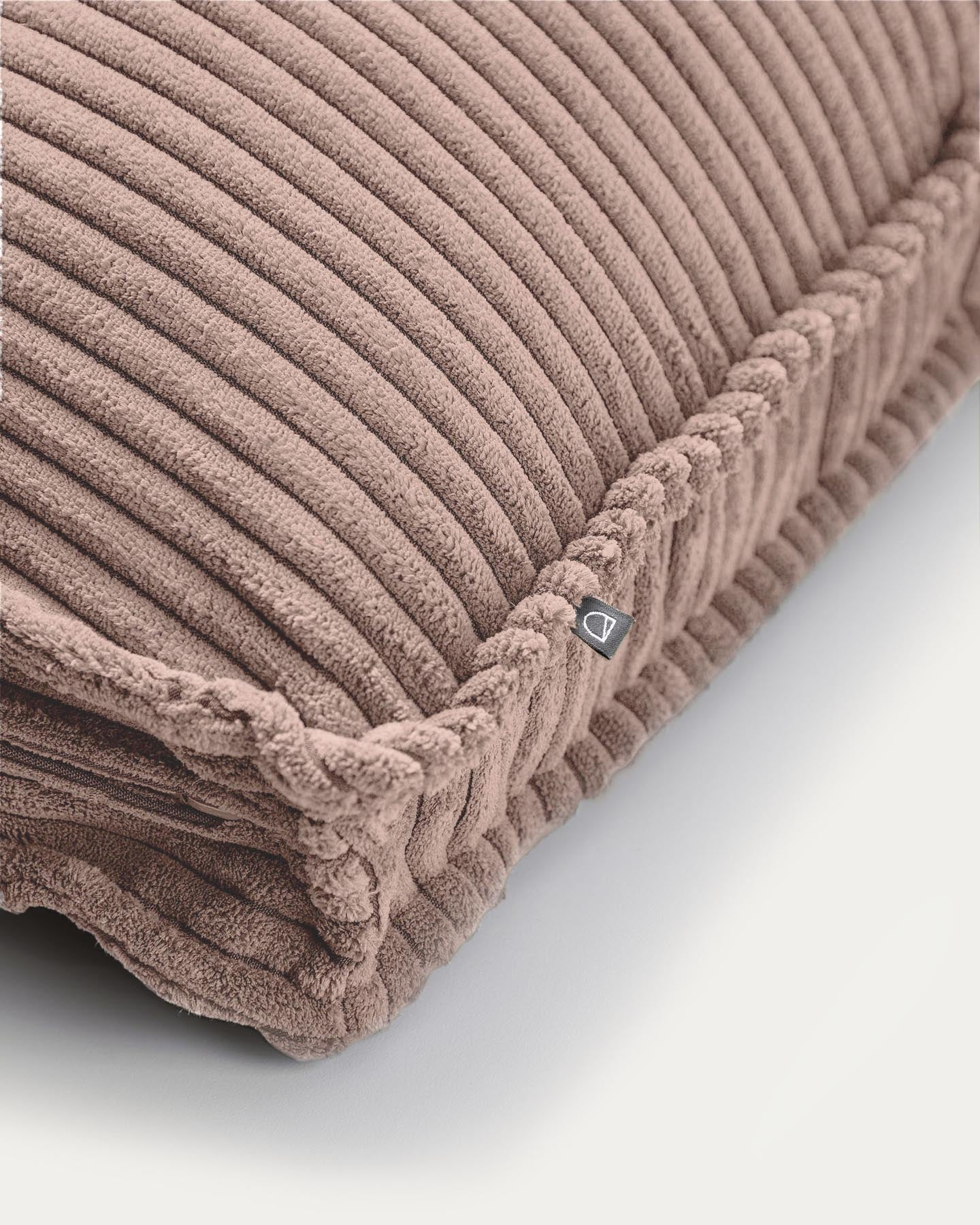 Kissen Blok, schwer entflammbar mit dickem Cord in Rosa, 50 x 60 cm in Rosa präsentiert im Onlineshop von KAQTU Design AG. Deko Kissen ist von Kave Home