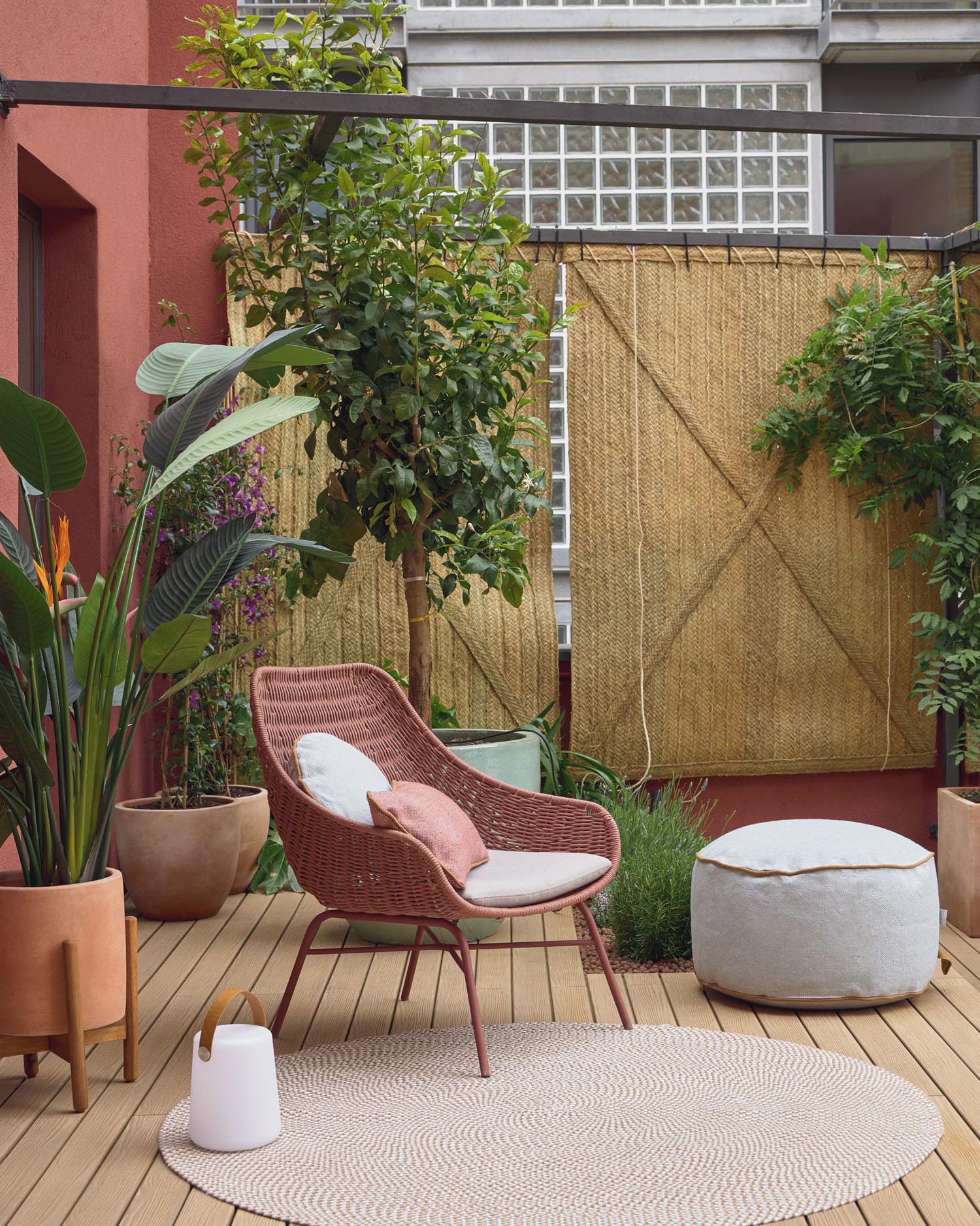 Runder Teppich Rodhe, Ø 150 cm, beige, aus recyceltem PET, nachhaltig, stilvoll und perfekt für moderne Wohnräume.