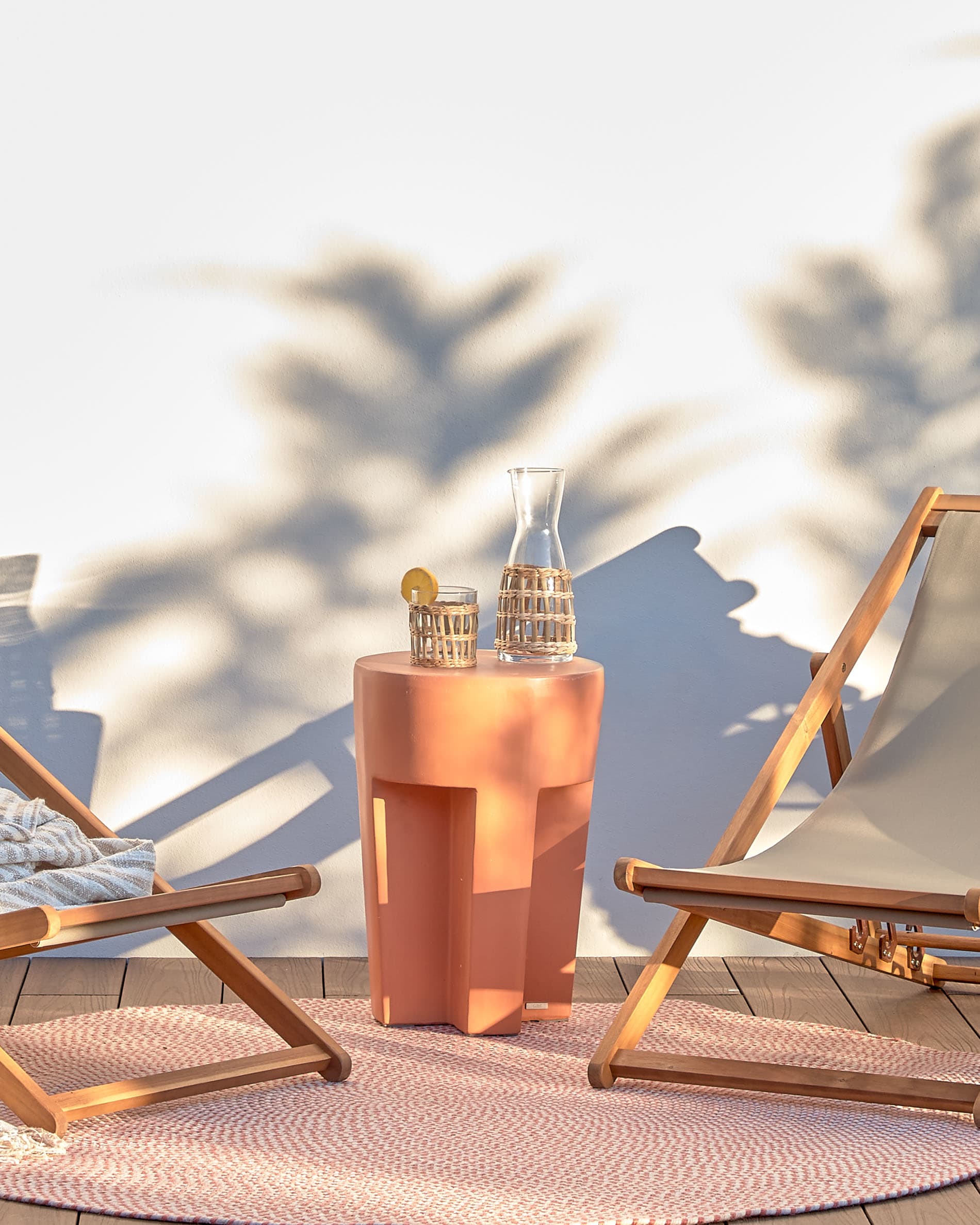 Runder Teppich aus recyceltem PET in Terrakotta, Ø 150 cm. Umweltfreundlich, modern und perfekt für Ihr Zuhause.